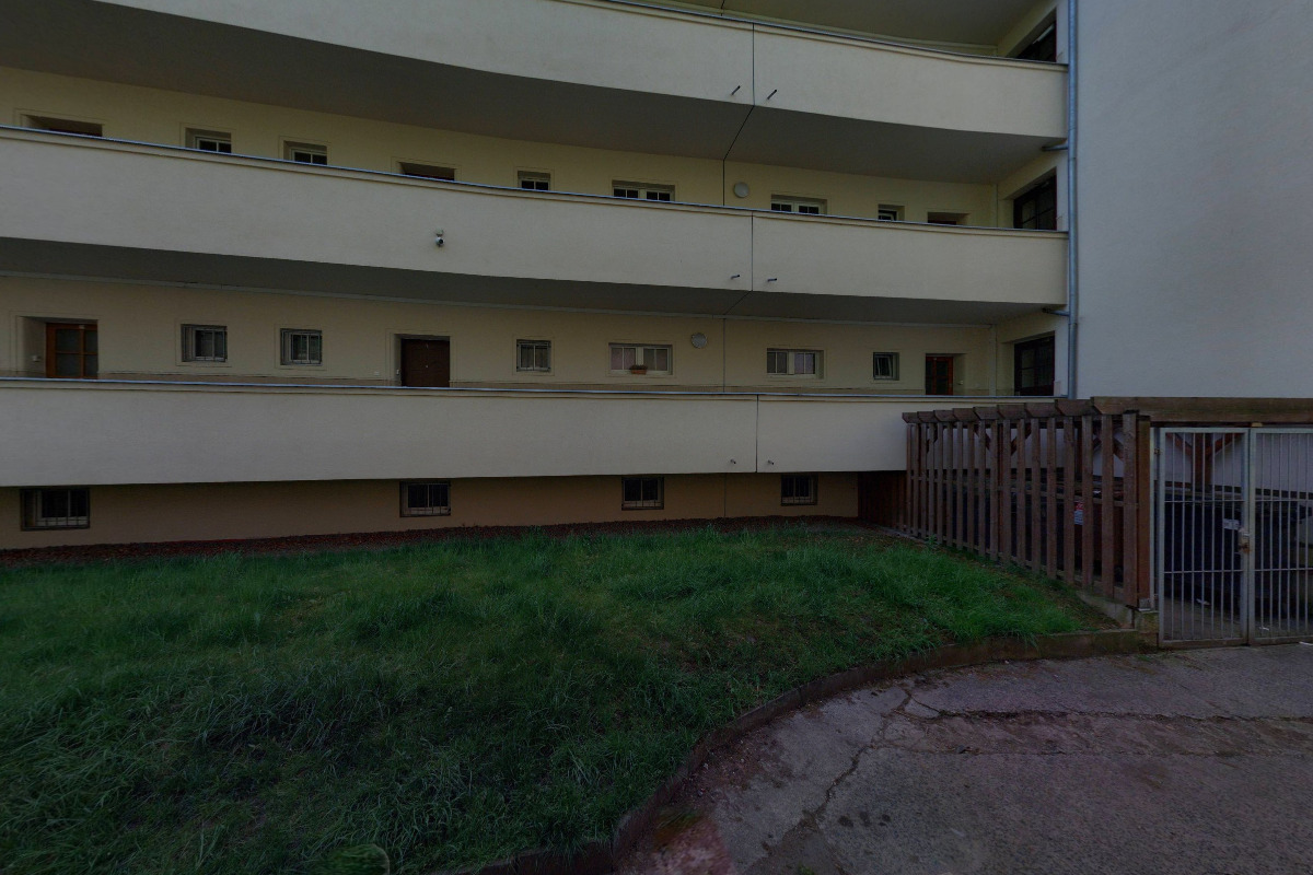 Three Sharks Divers, p.s.