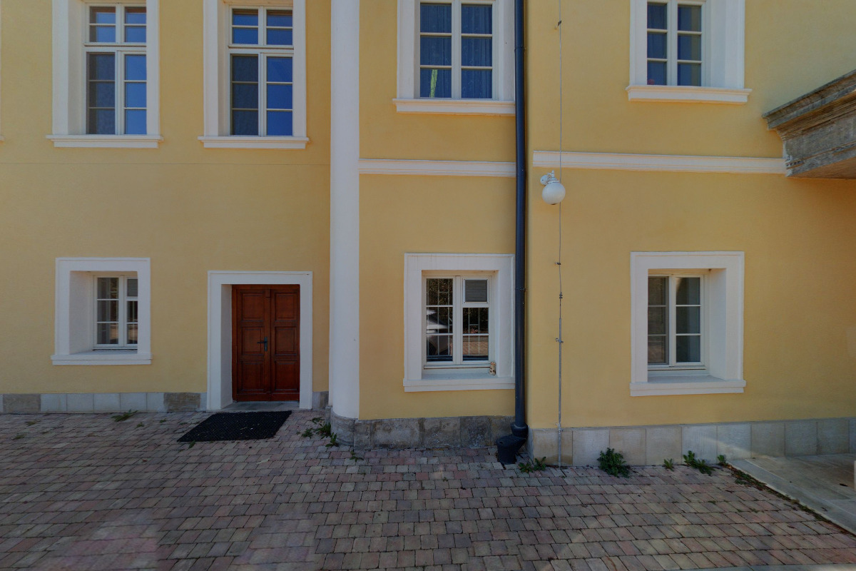 Dětský domov, Dlažkovice