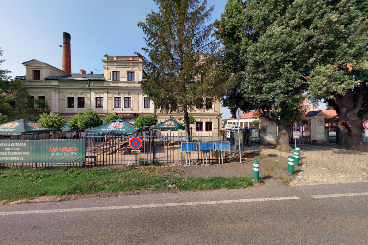 Nabíjecí zásuvka elektrokol - Zámek Malý Rohozec