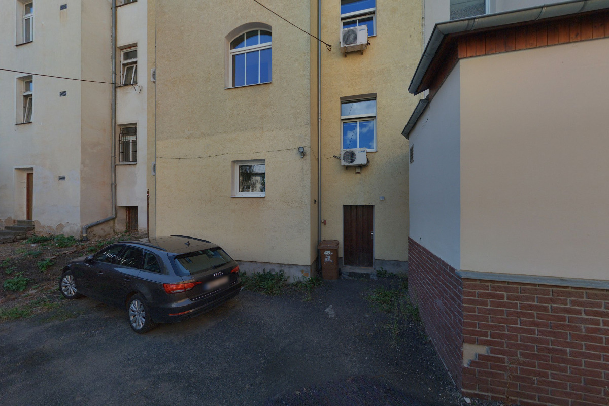 RETRON realitní kancelář - Radek Trončinský foto 2