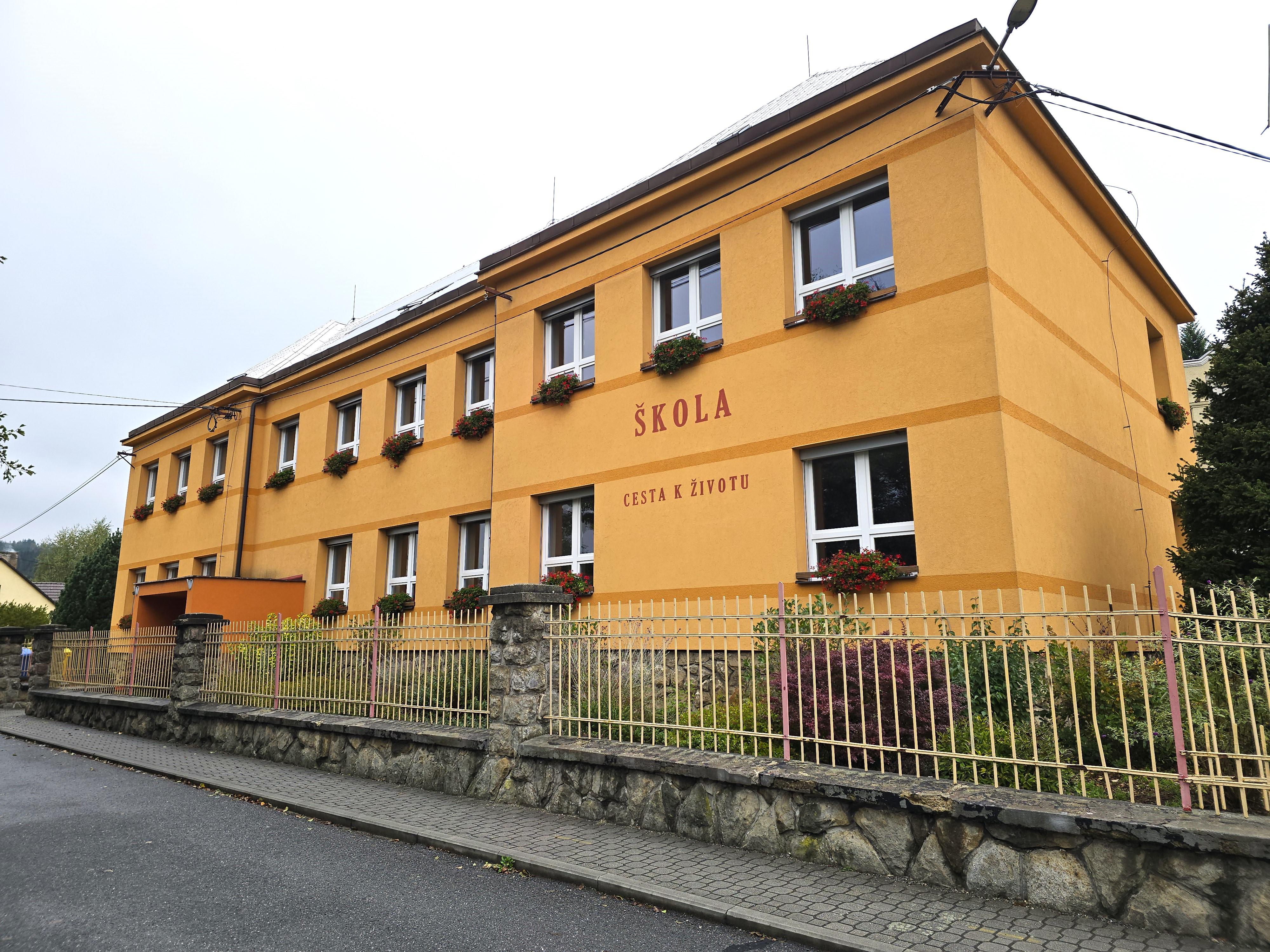 Základní škola Ratiboř