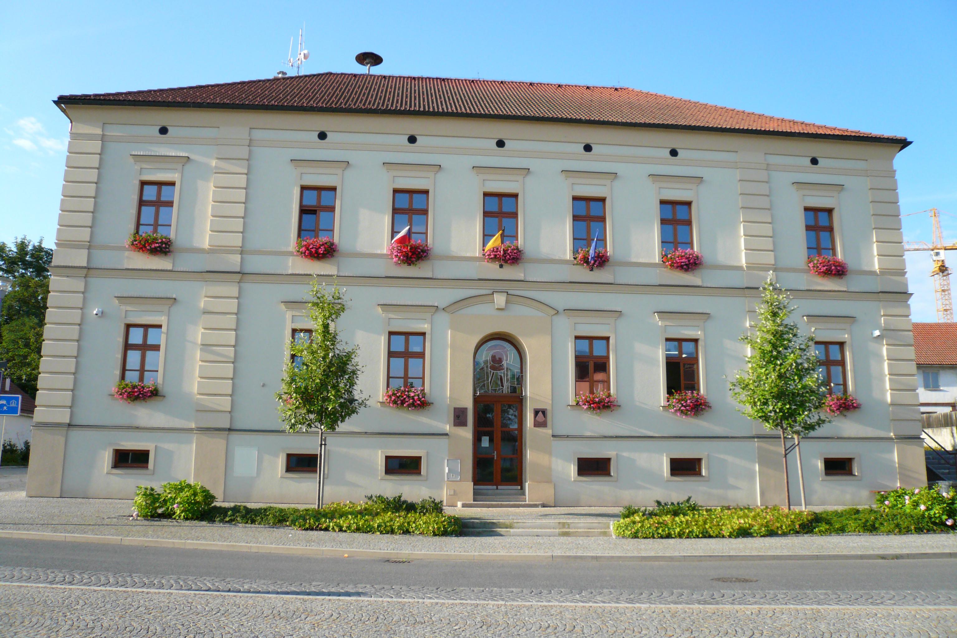 Dolní Břežany - obecní úřad