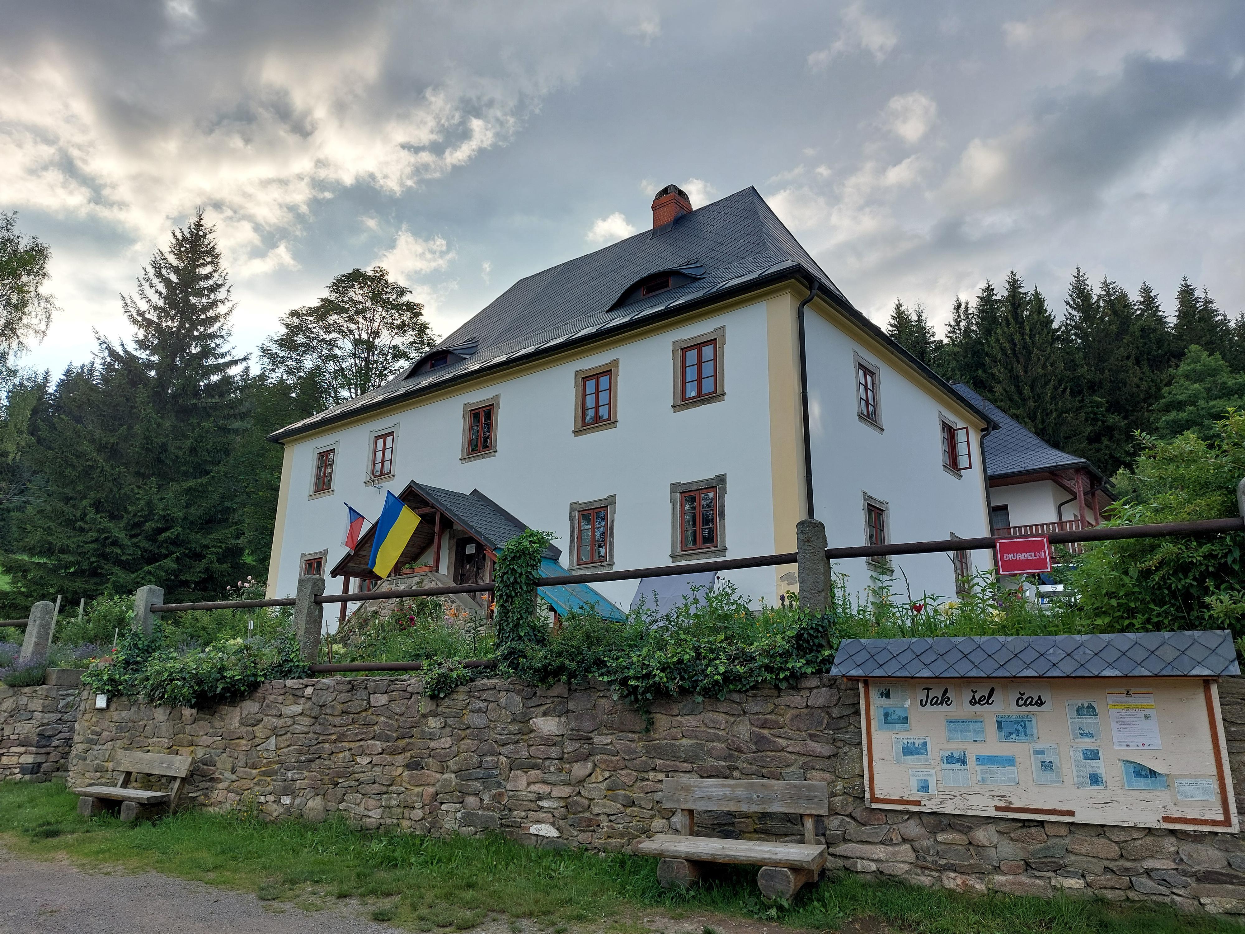 Římskokatolická farnost Neratov foto 2