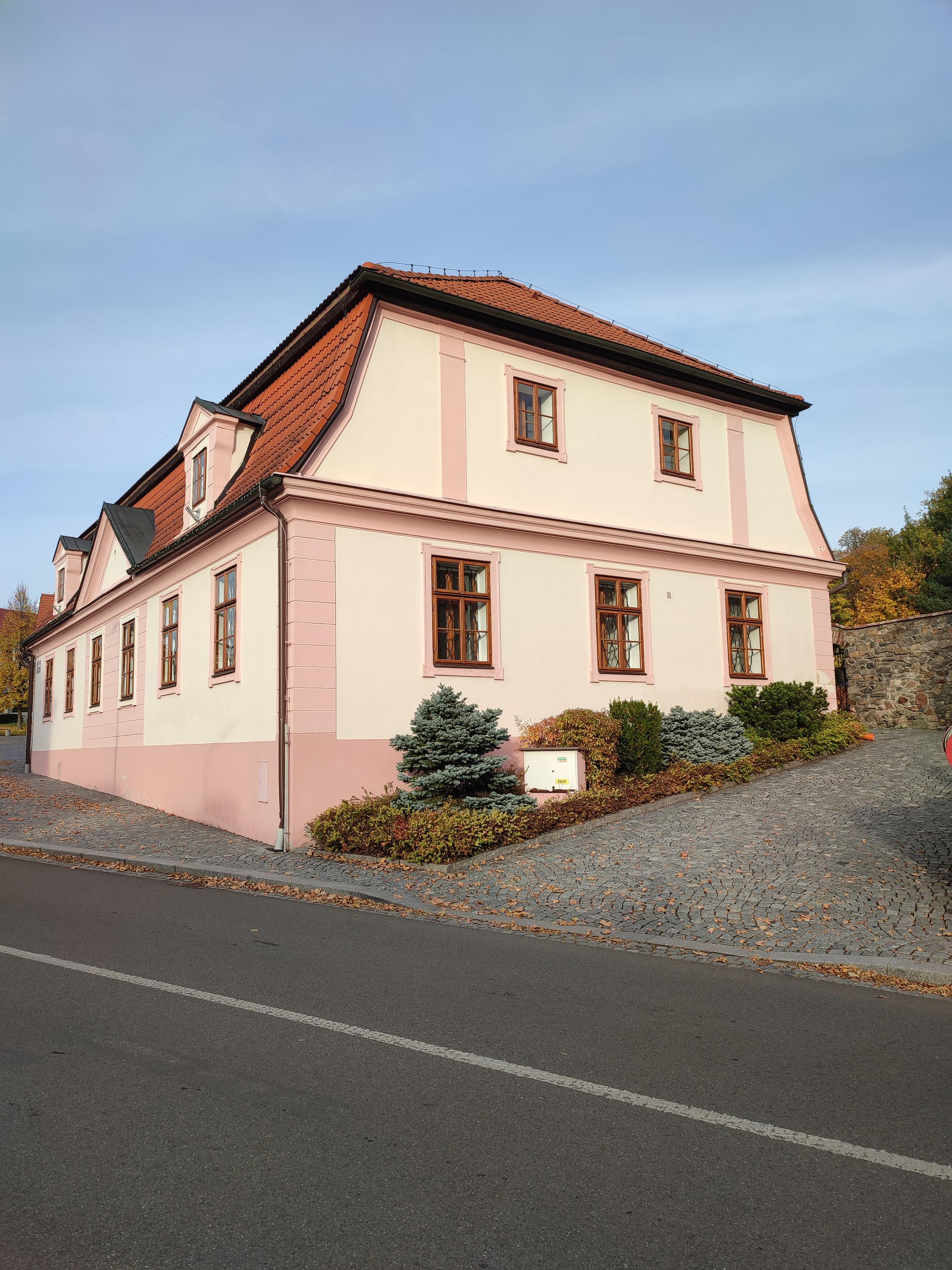 Pyšely - městský úřad foto 2