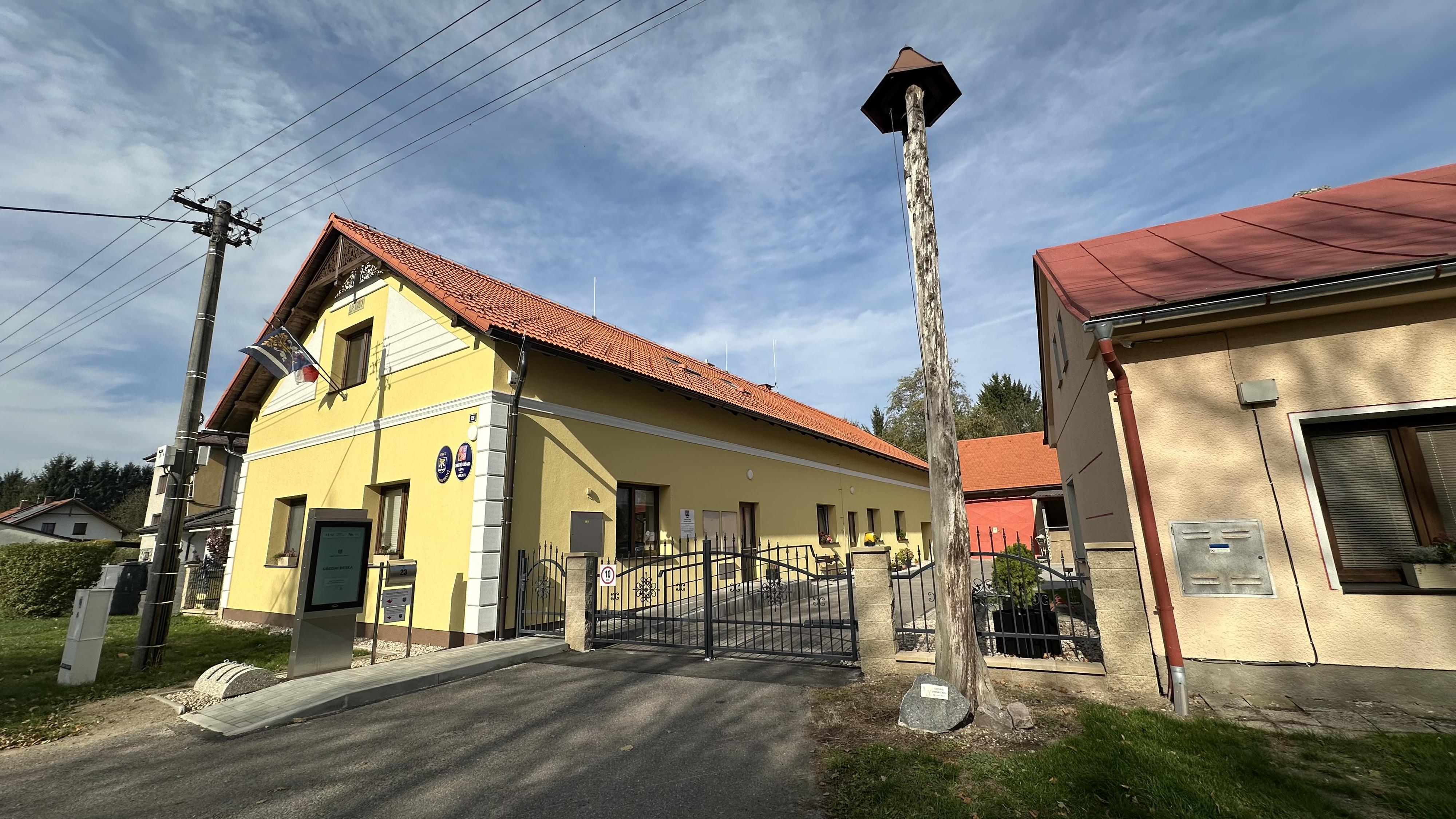 Lípa nad Orlicí - obecní úřad foto 2