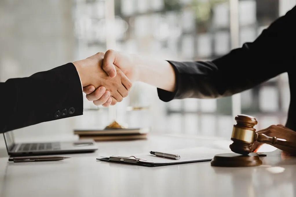 PŘIPRAVUJEME NÁVRHY VŠECH DRUHŮ SMLUV