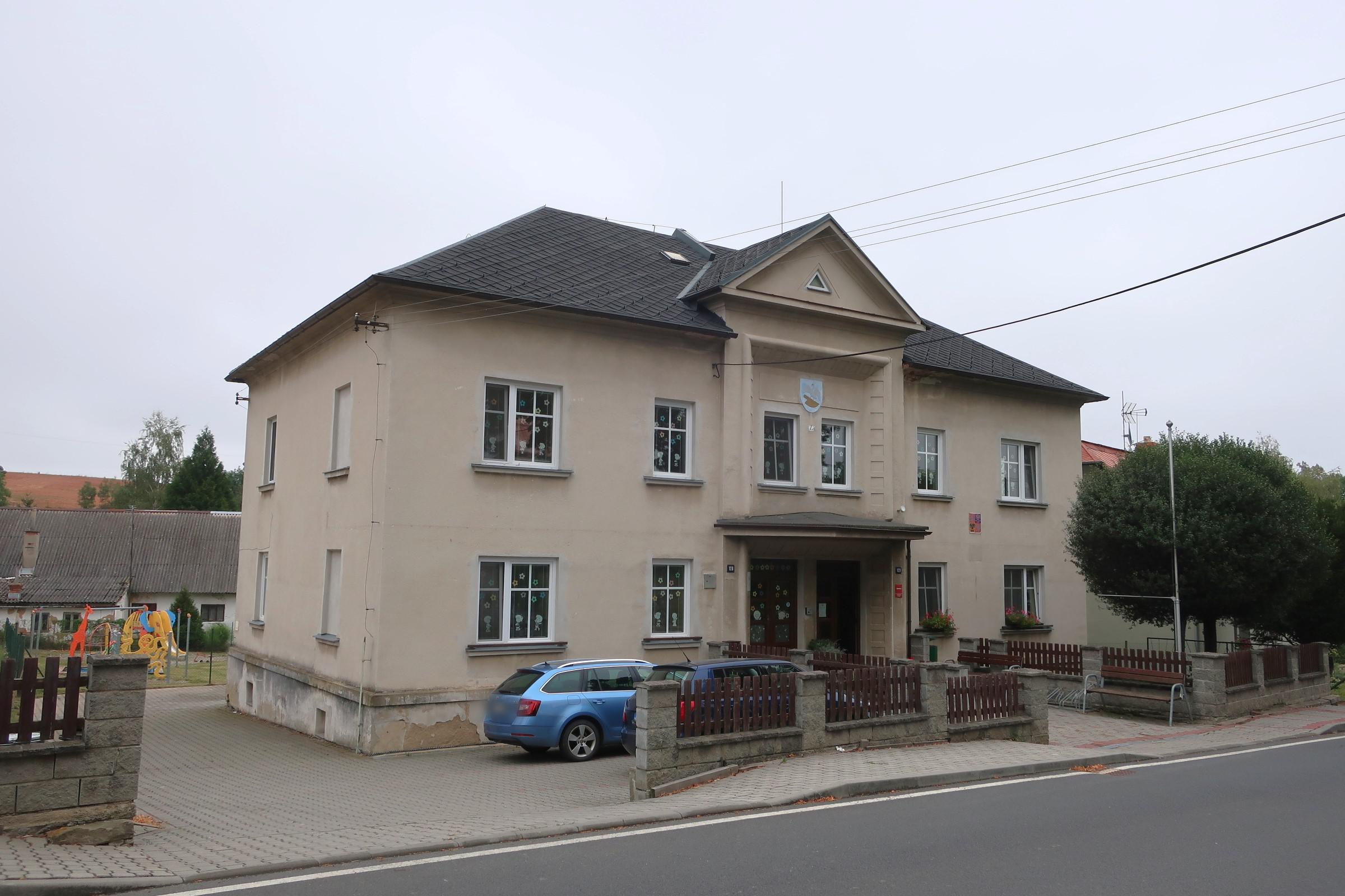 Staré Heřminovy - obecní úřad foto 2
