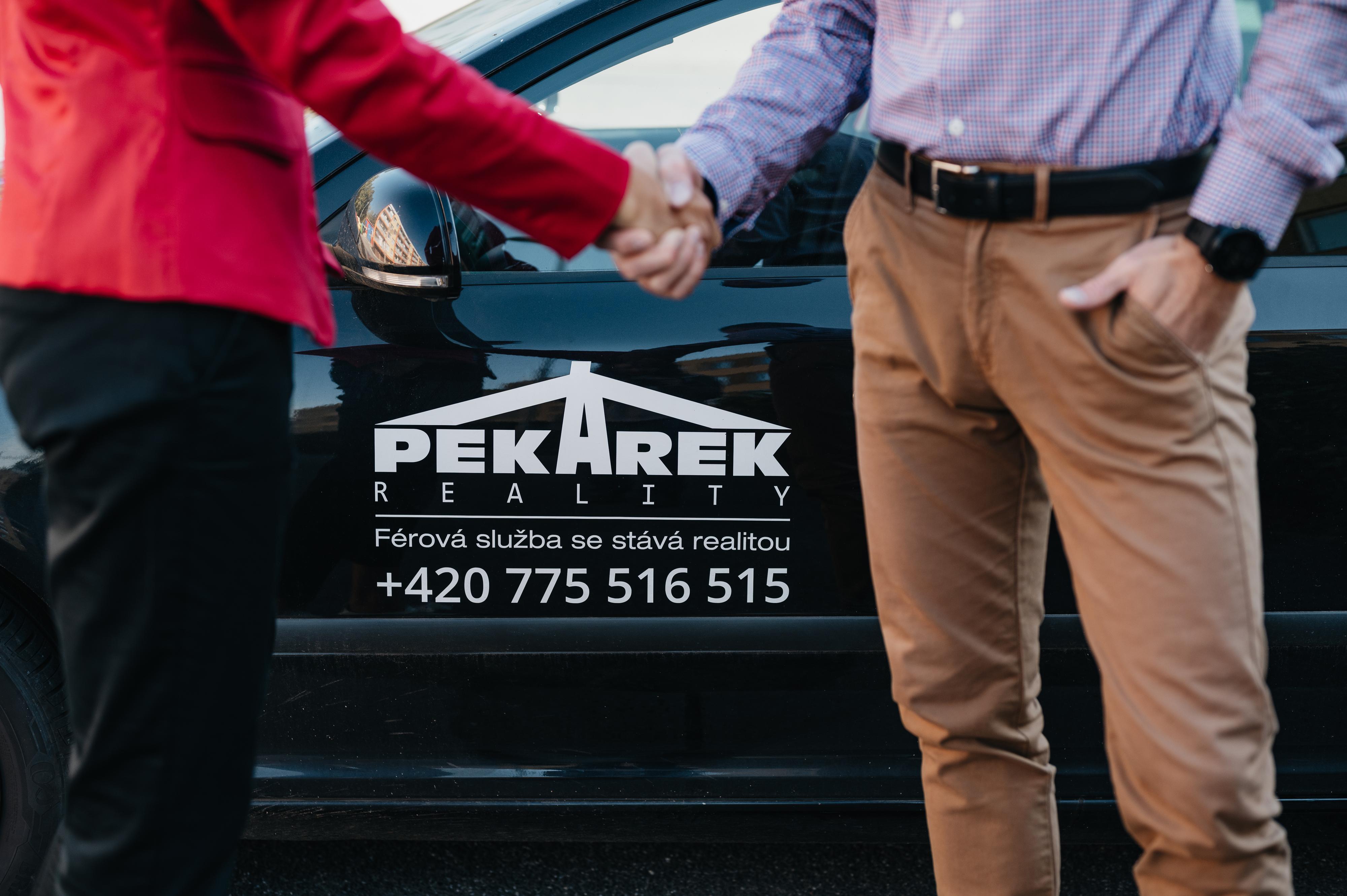 Ing. Pavel Pekárek - realitní makléř, realitní kancelář