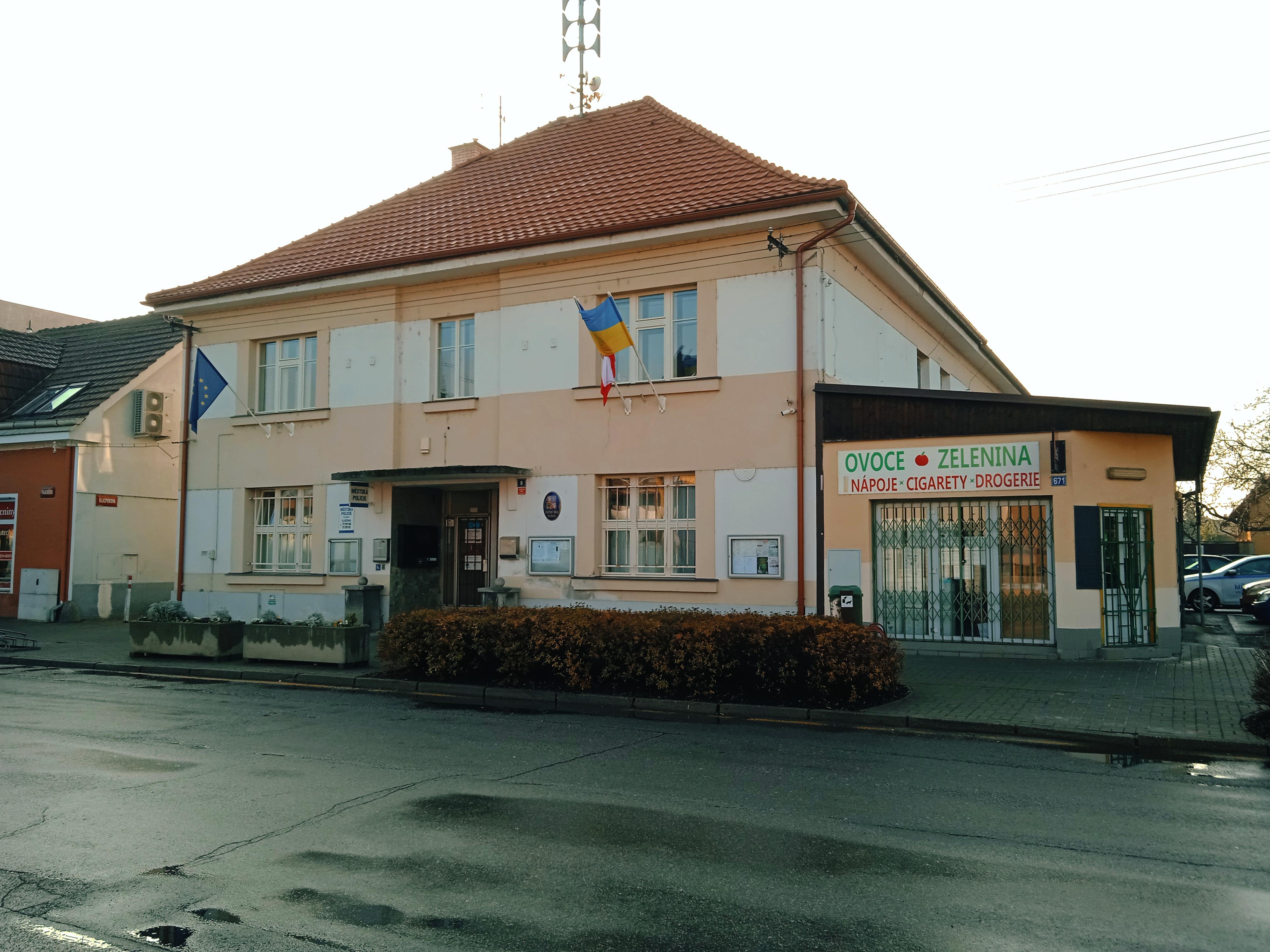 Veltrusy - městský úřad foto 4