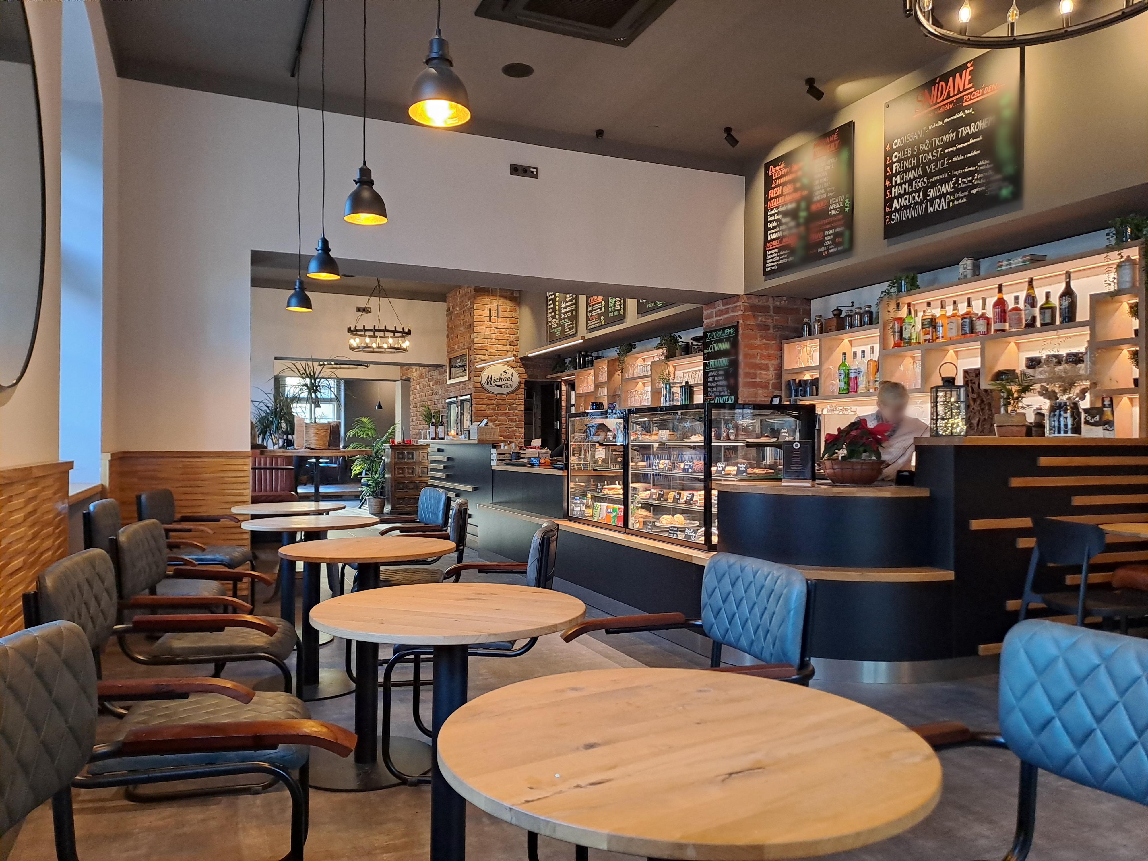 La. CAFÉ BISTRO BAR foto 4