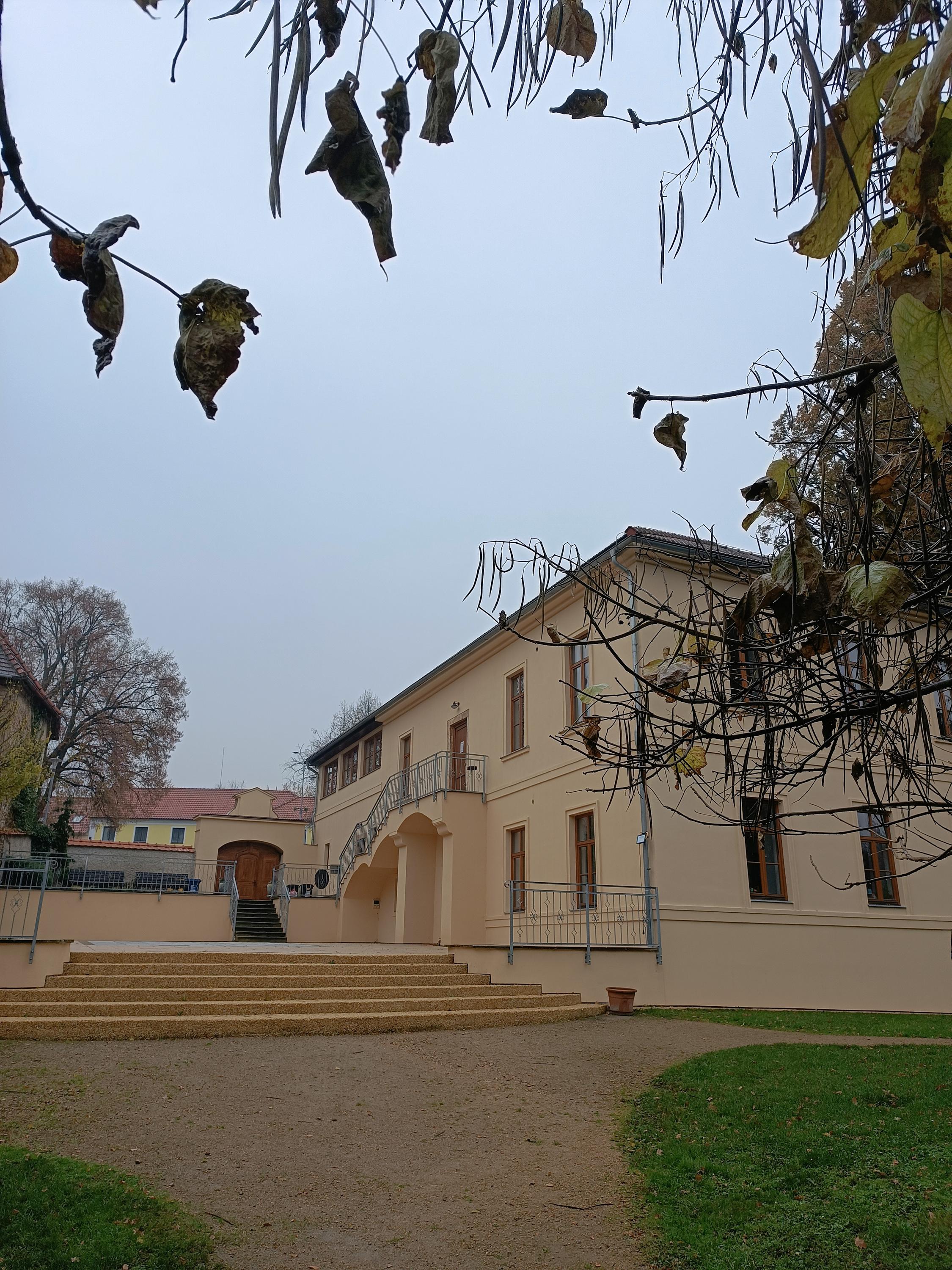 Knihovna Městys Lázně Toušeň foto 3