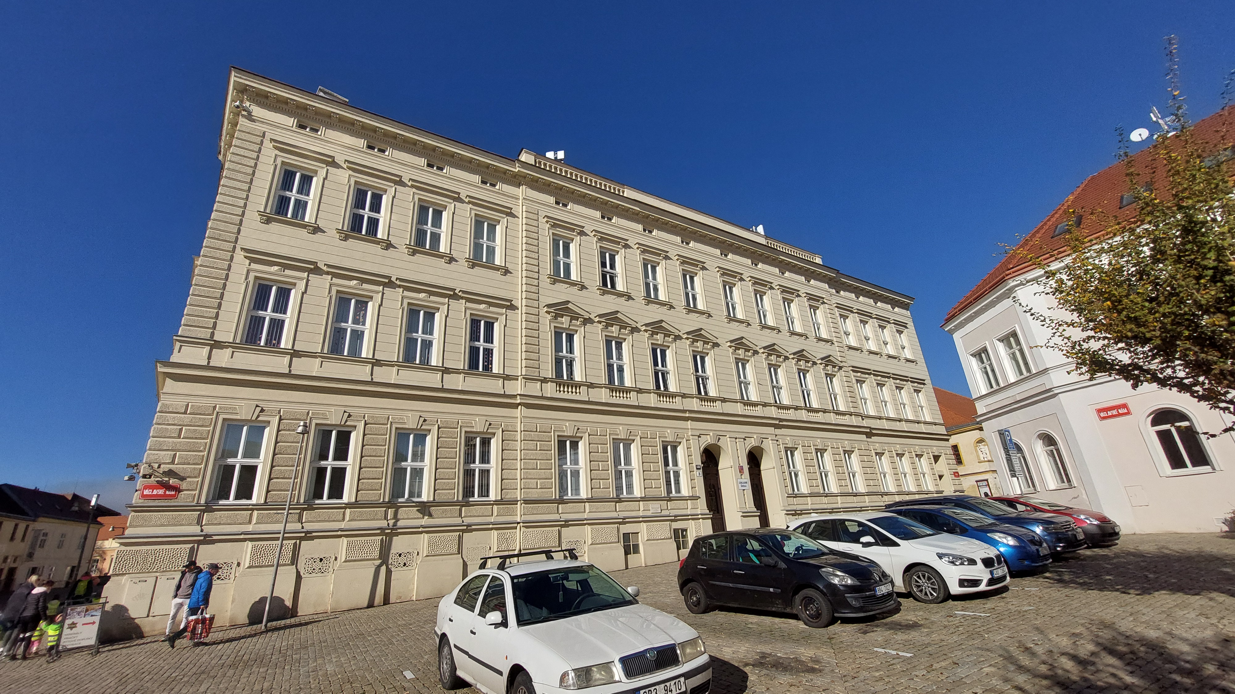 ZŠ Znojmo, Václavské náměstí foto 3