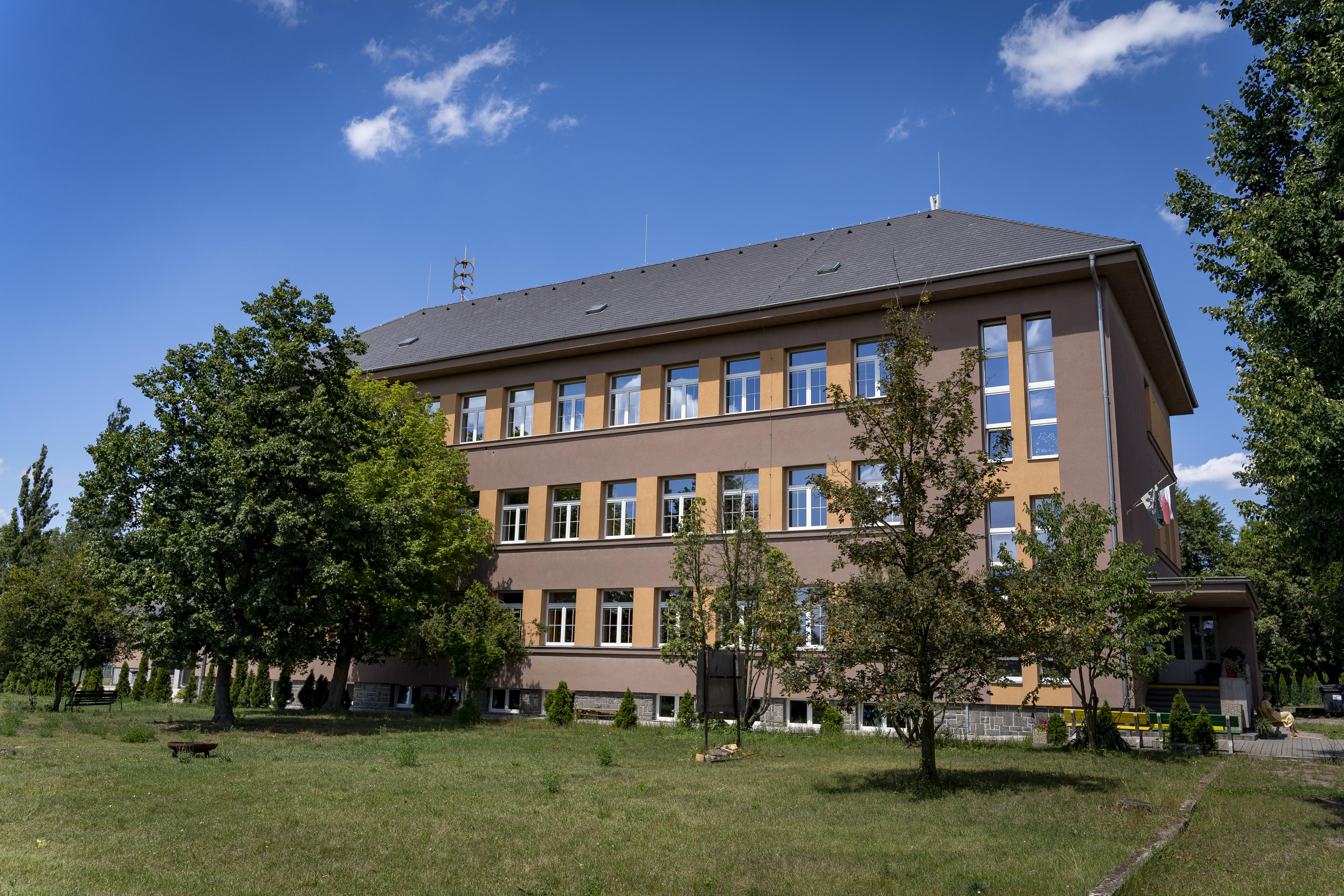 Základní škola Polepy foto 3