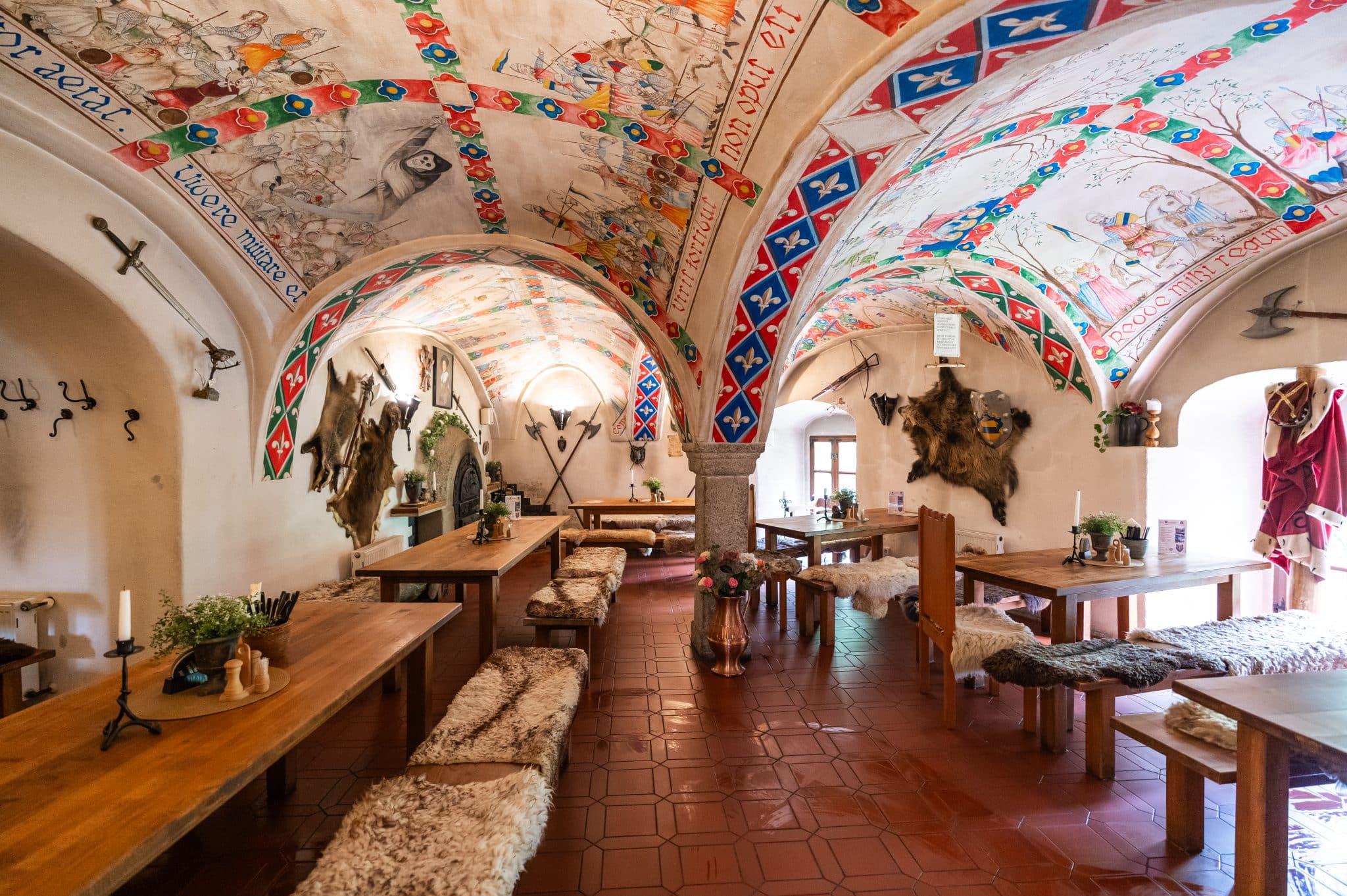 Středověká hodovna na hradě Vildštejn