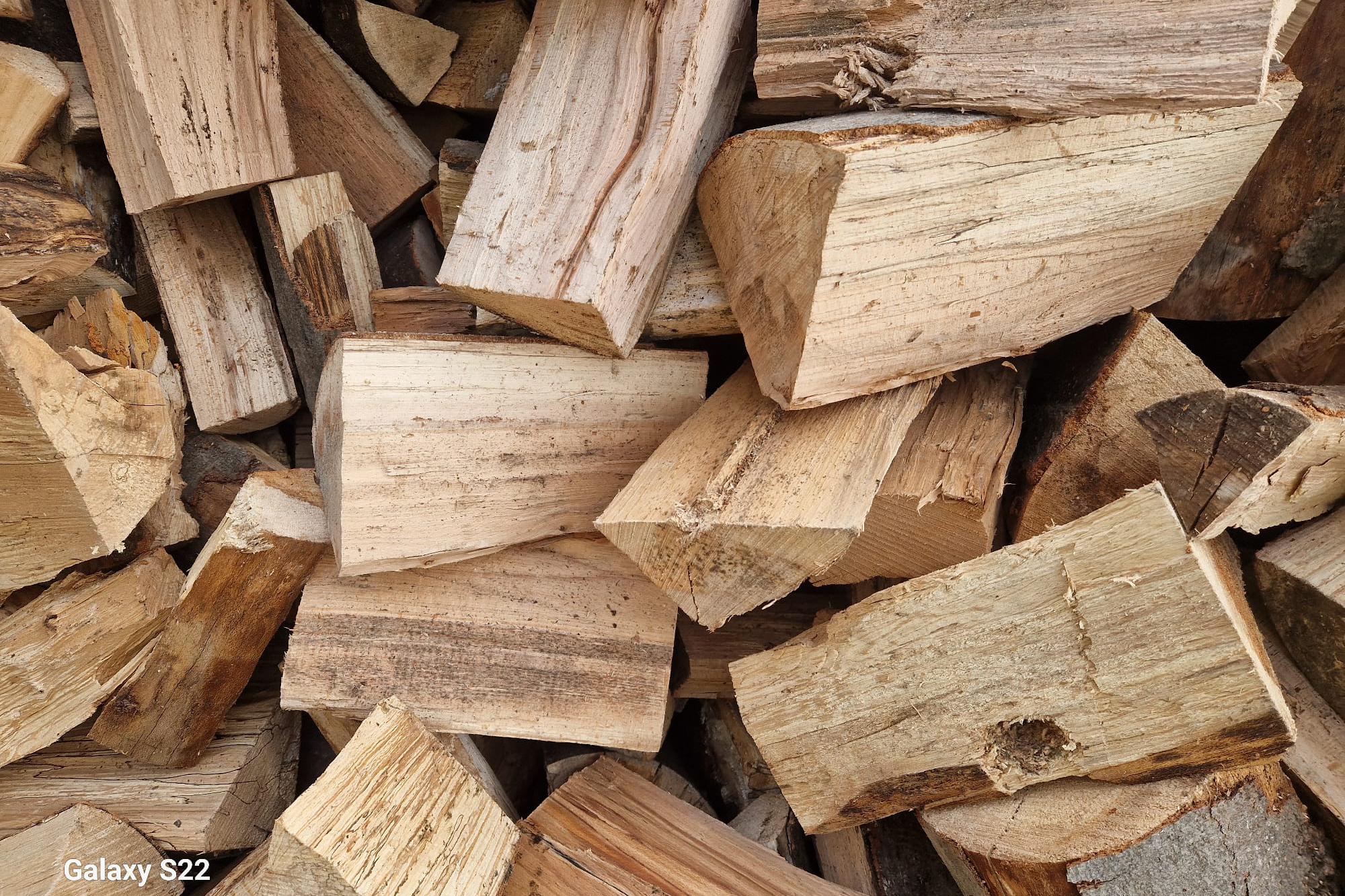 Štípané palivové dřevo - Aleš Ryjáček foto 1