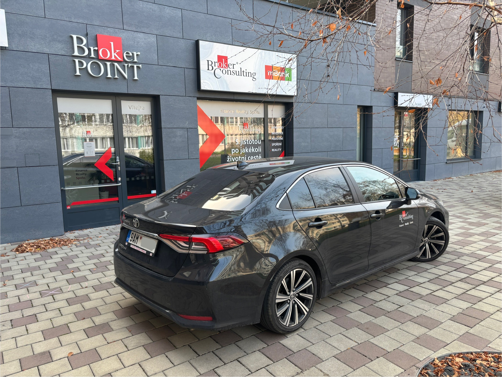 Broker Consulting, a.s. - Tomáš Zahradník foto 2