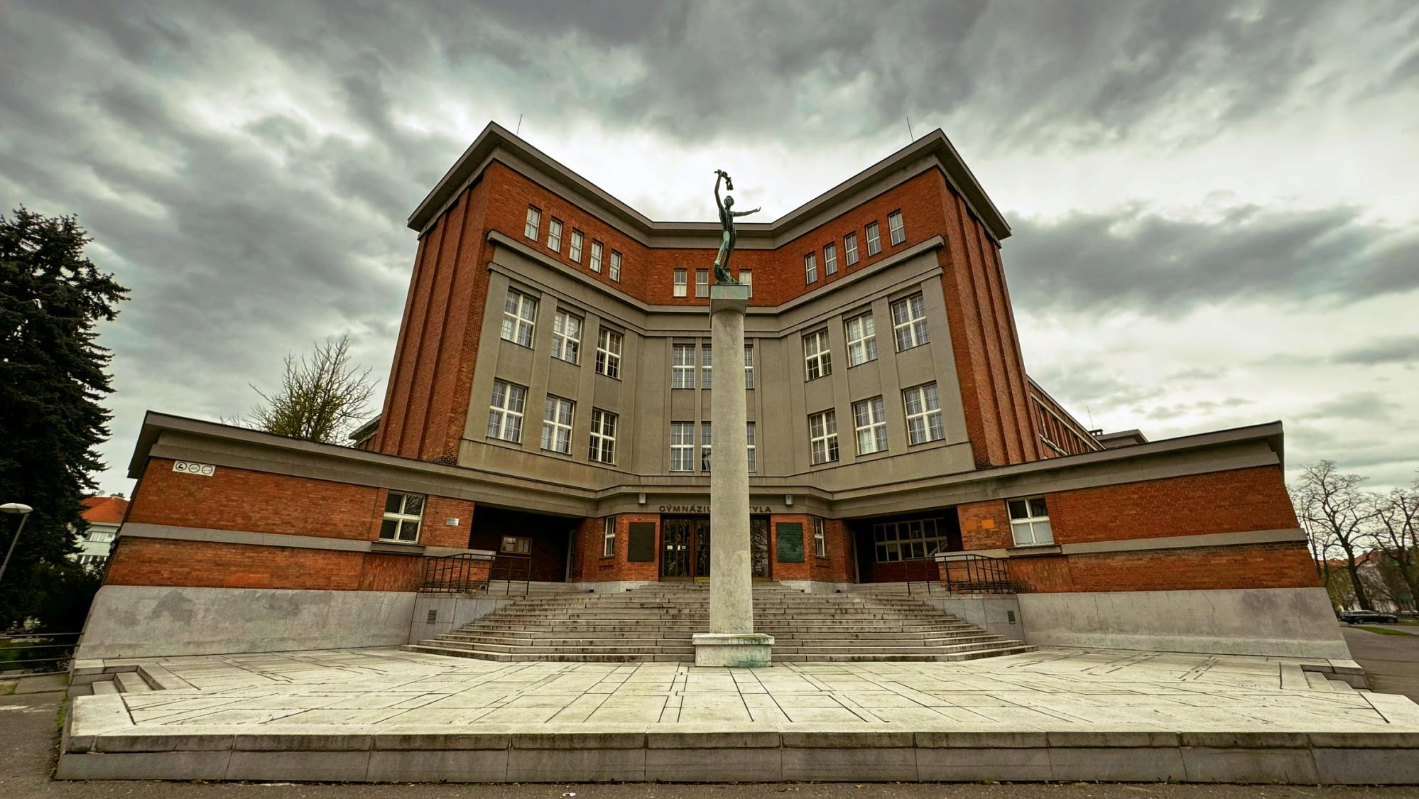 Gymnázium J. K. Tyla Hradec Králové foto 5