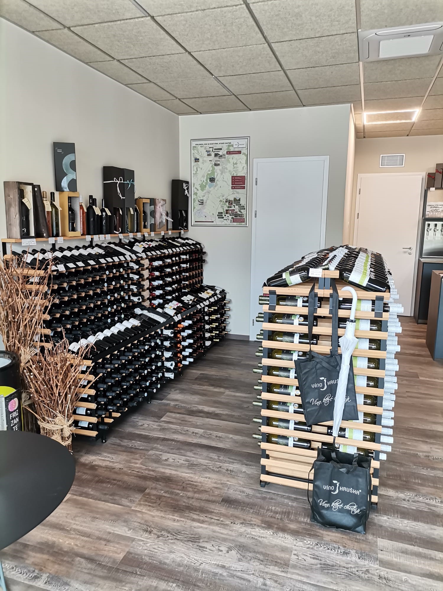 Vinotéka VÍNO HRUŠKA foto 2