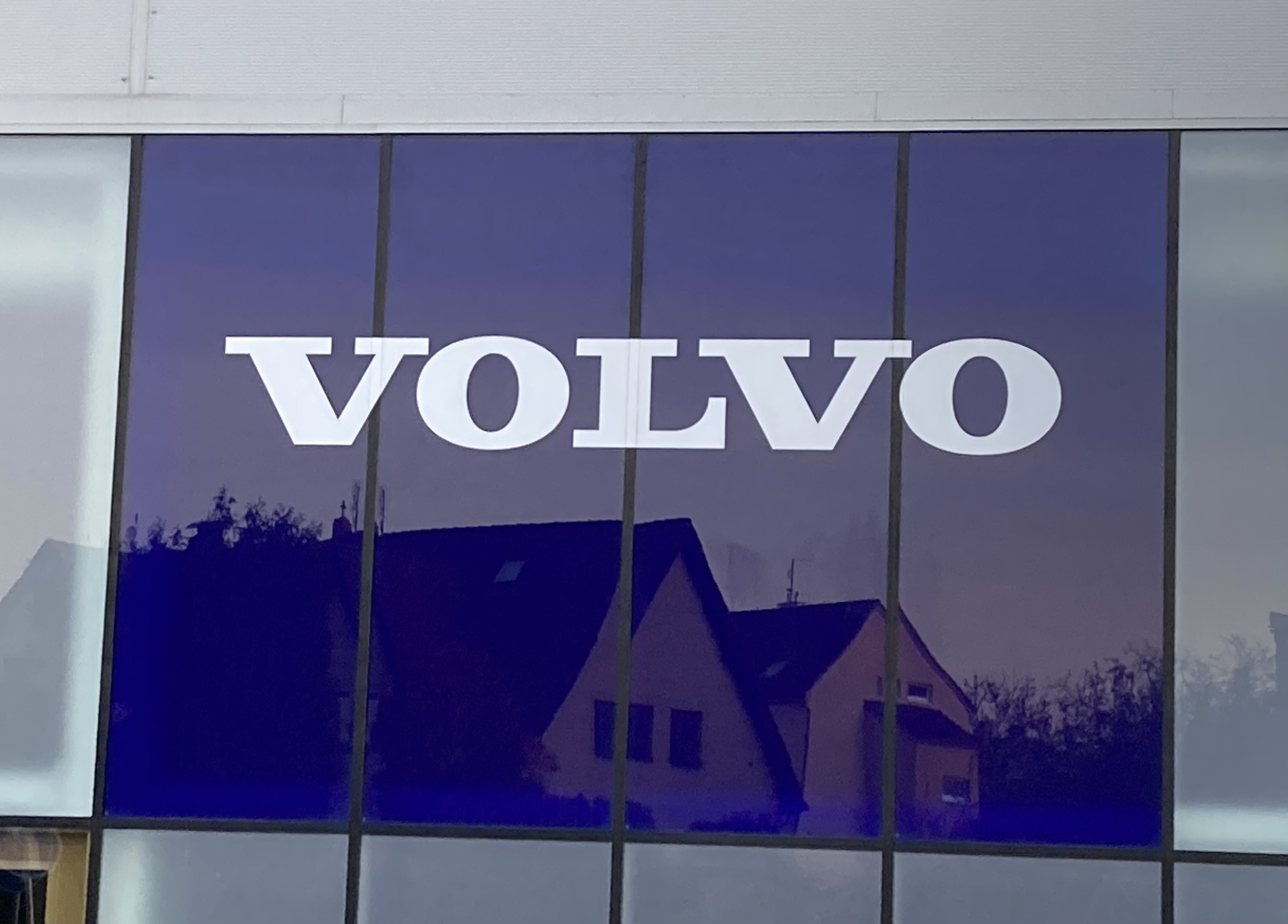 CARDION CARS STODŮLKY - Volvo autorizovaný dealer a servis