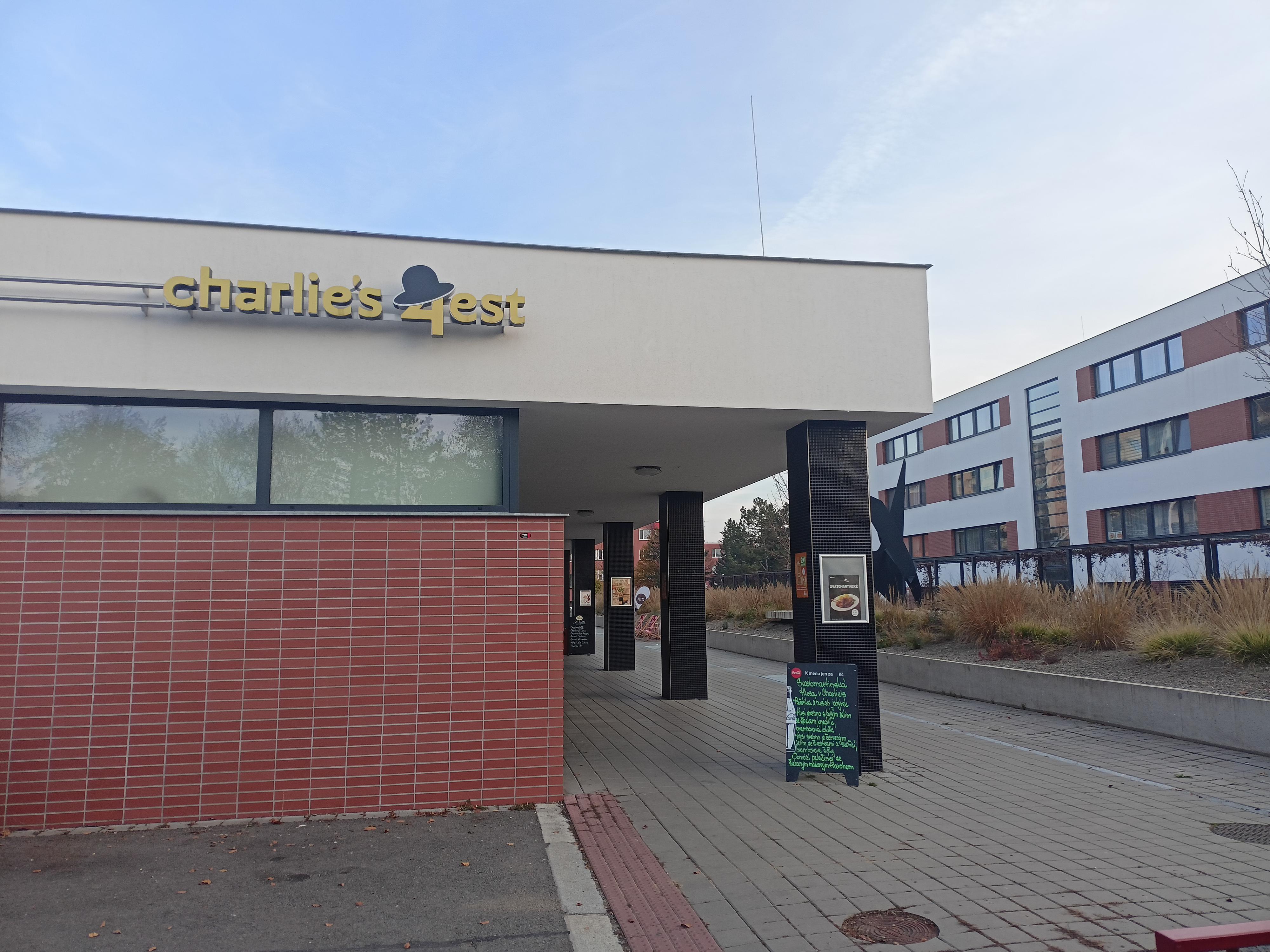 Charlie's 4est foto 4