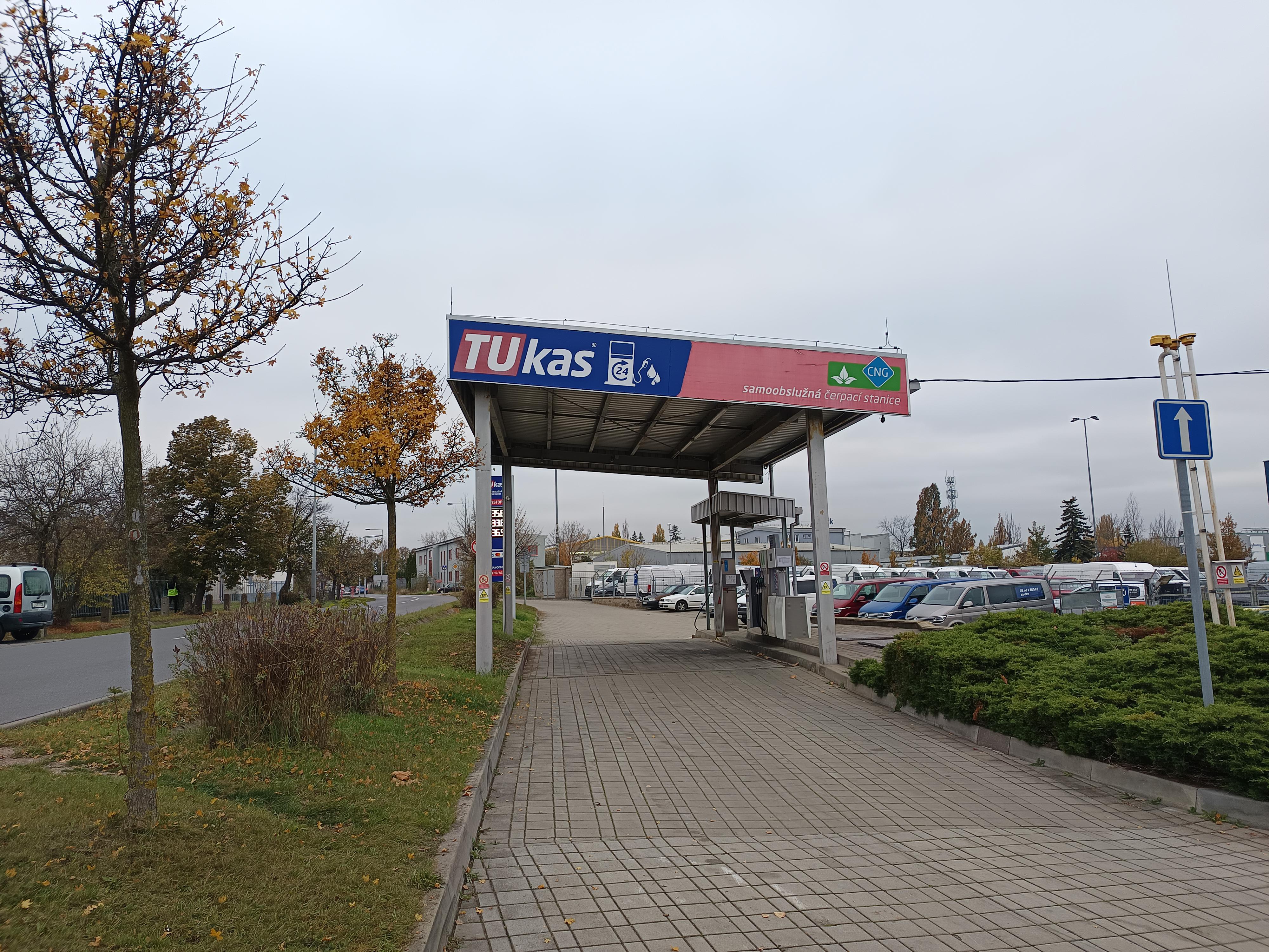 Čerpací stanice u knihovny