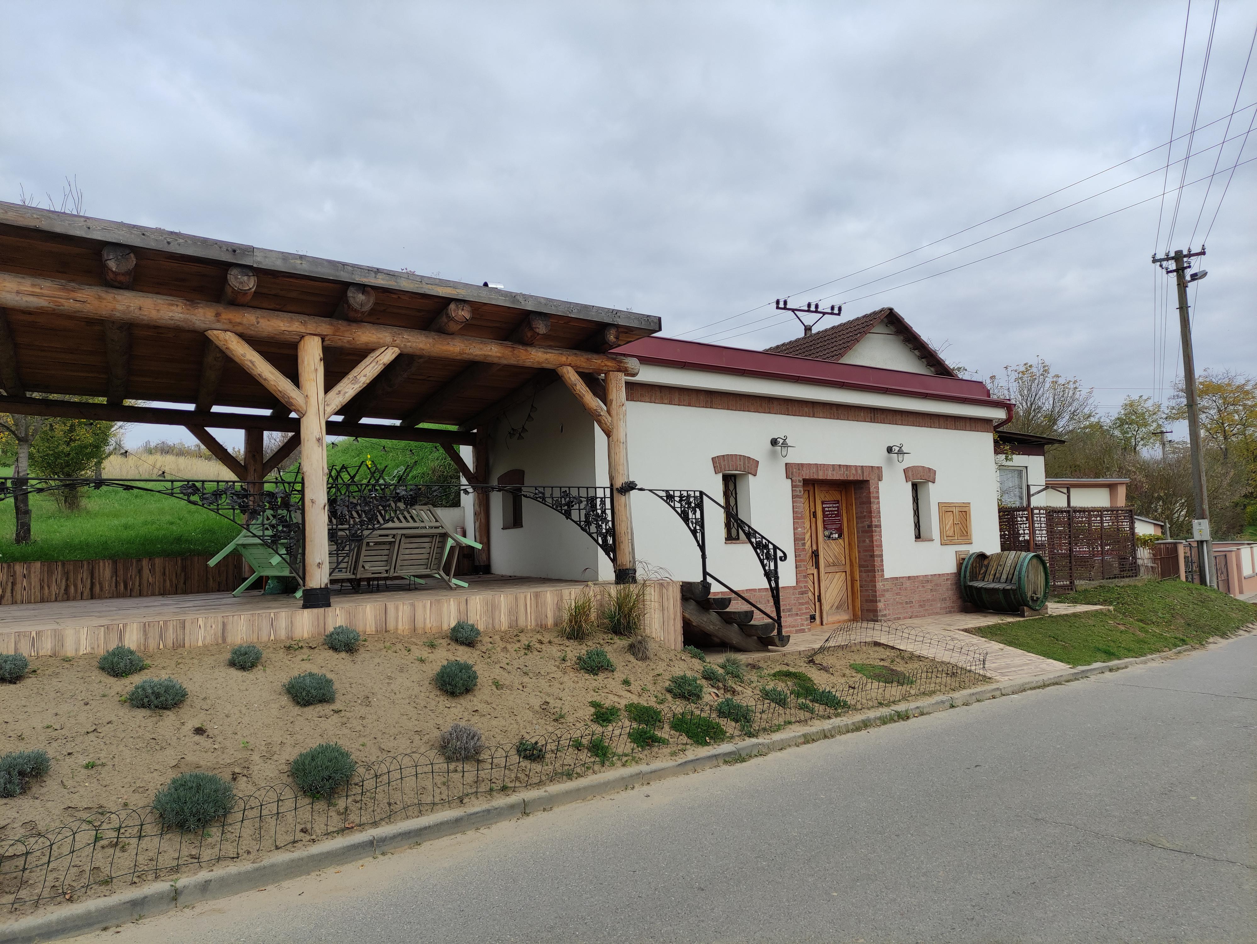 Vinařství Ostrezi - vinný sklep