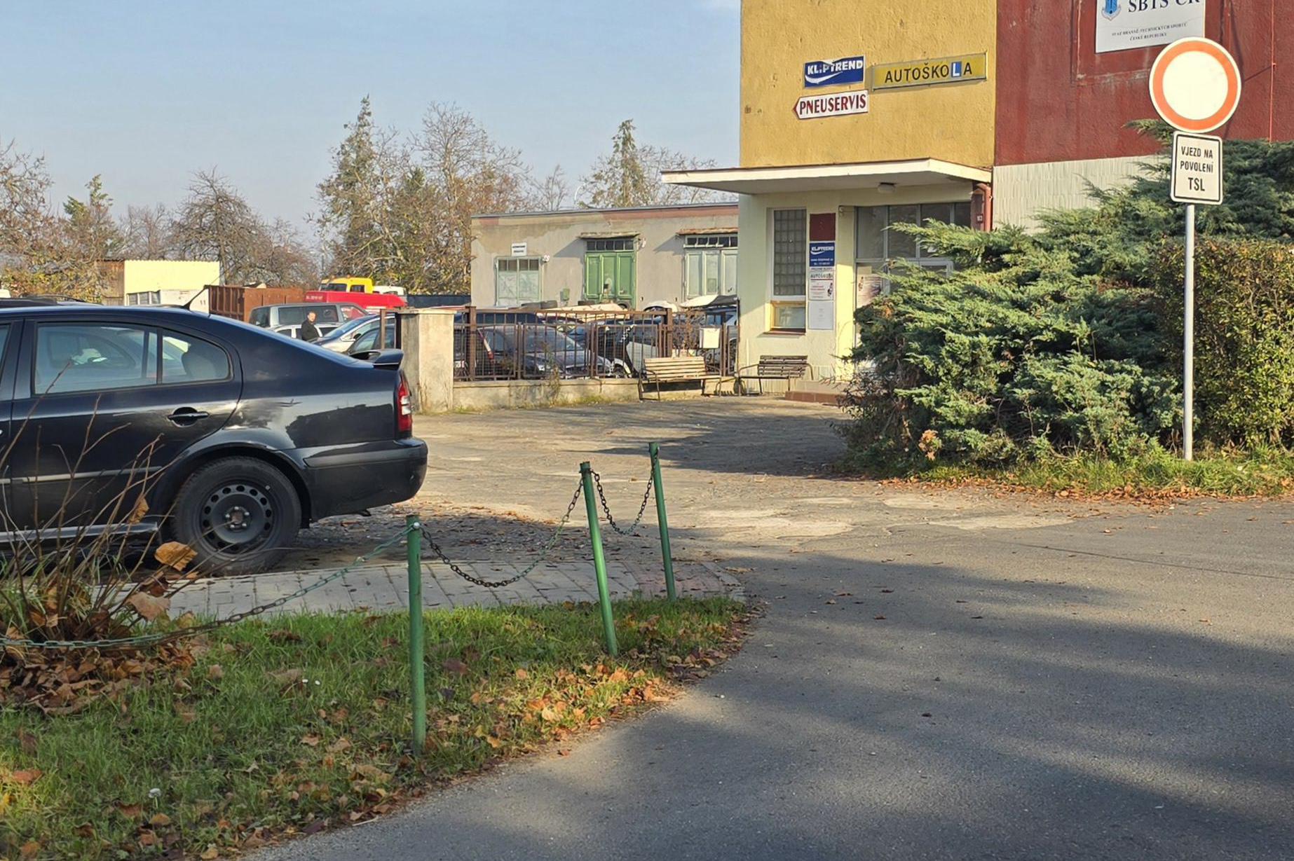 AUTO & PNEU Šteklíci