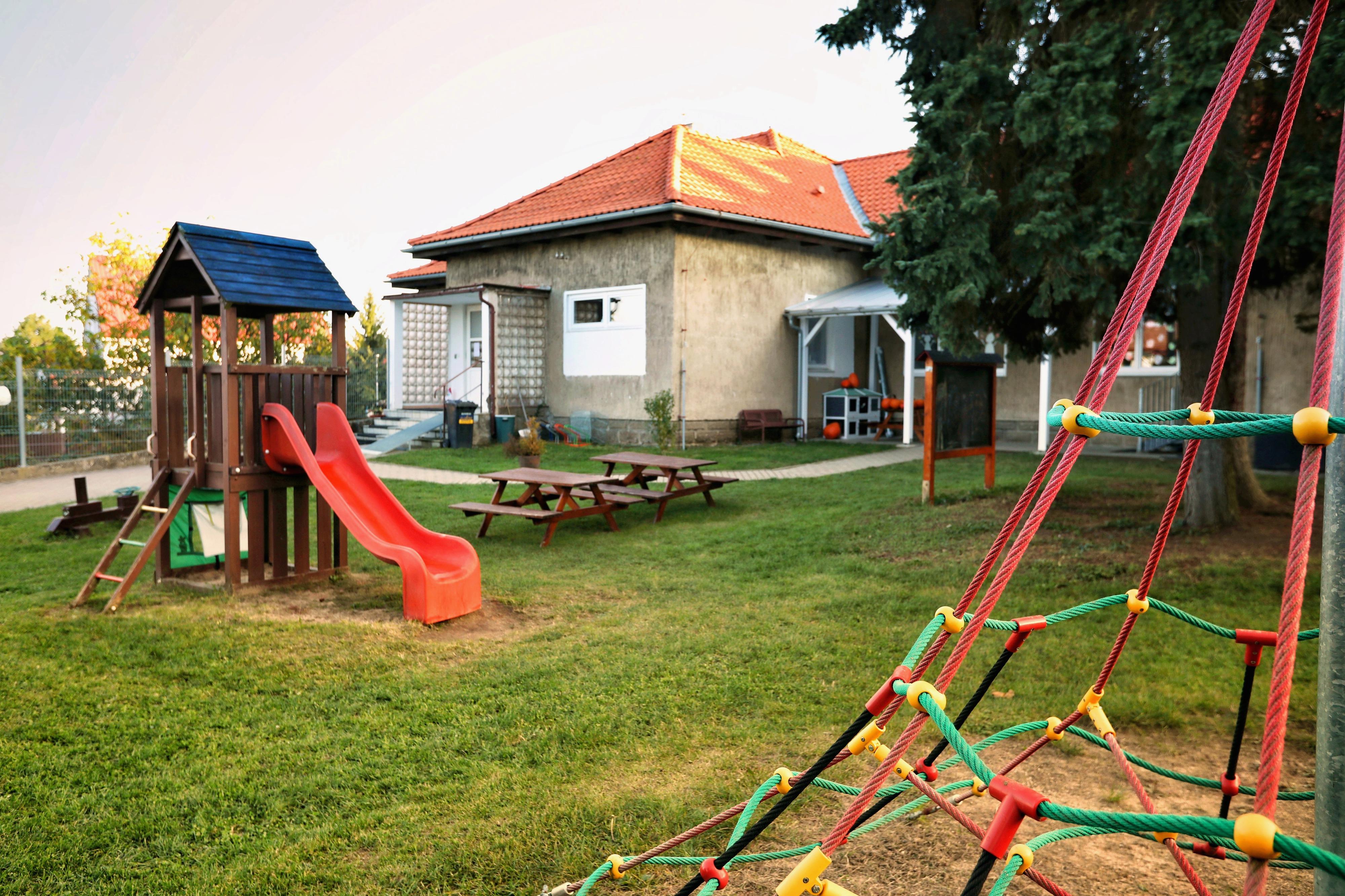 MŠ Mníšek pod Brdy, 9. května foto 2