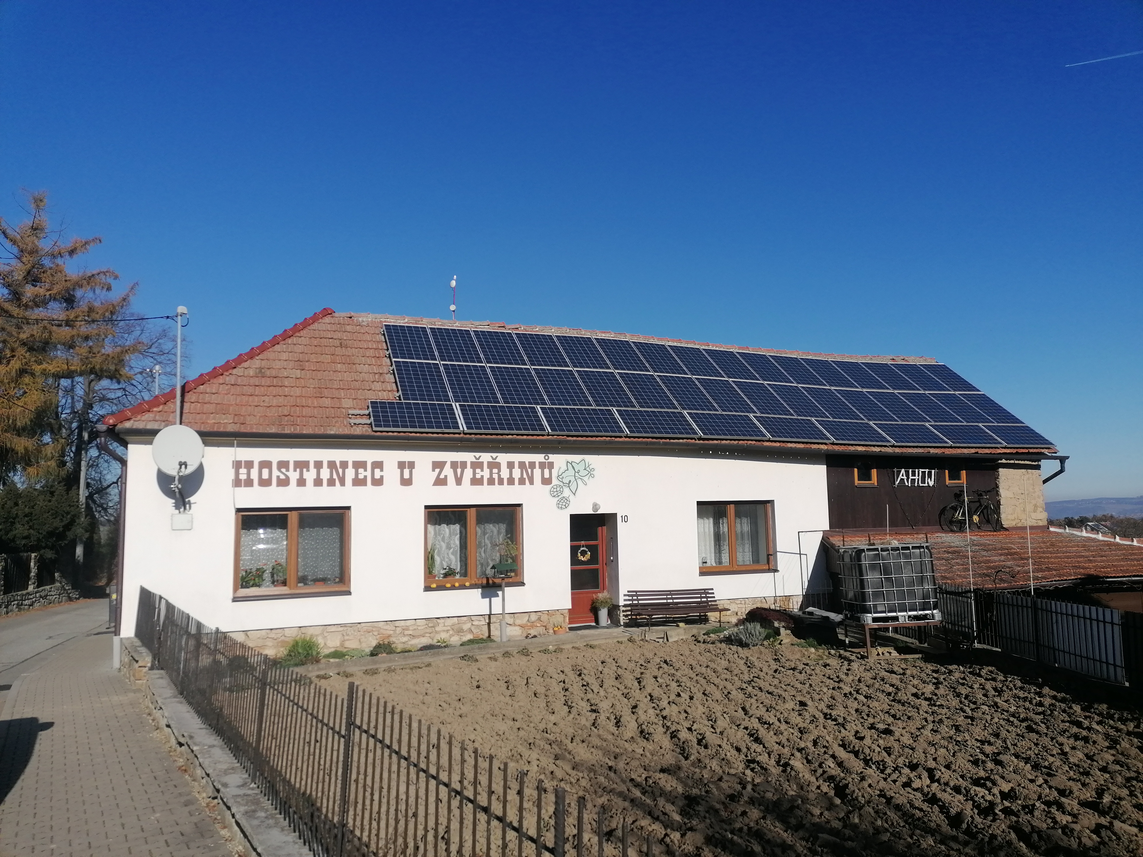 Hostinec U Zvěřinů & zahrádka Ahoj