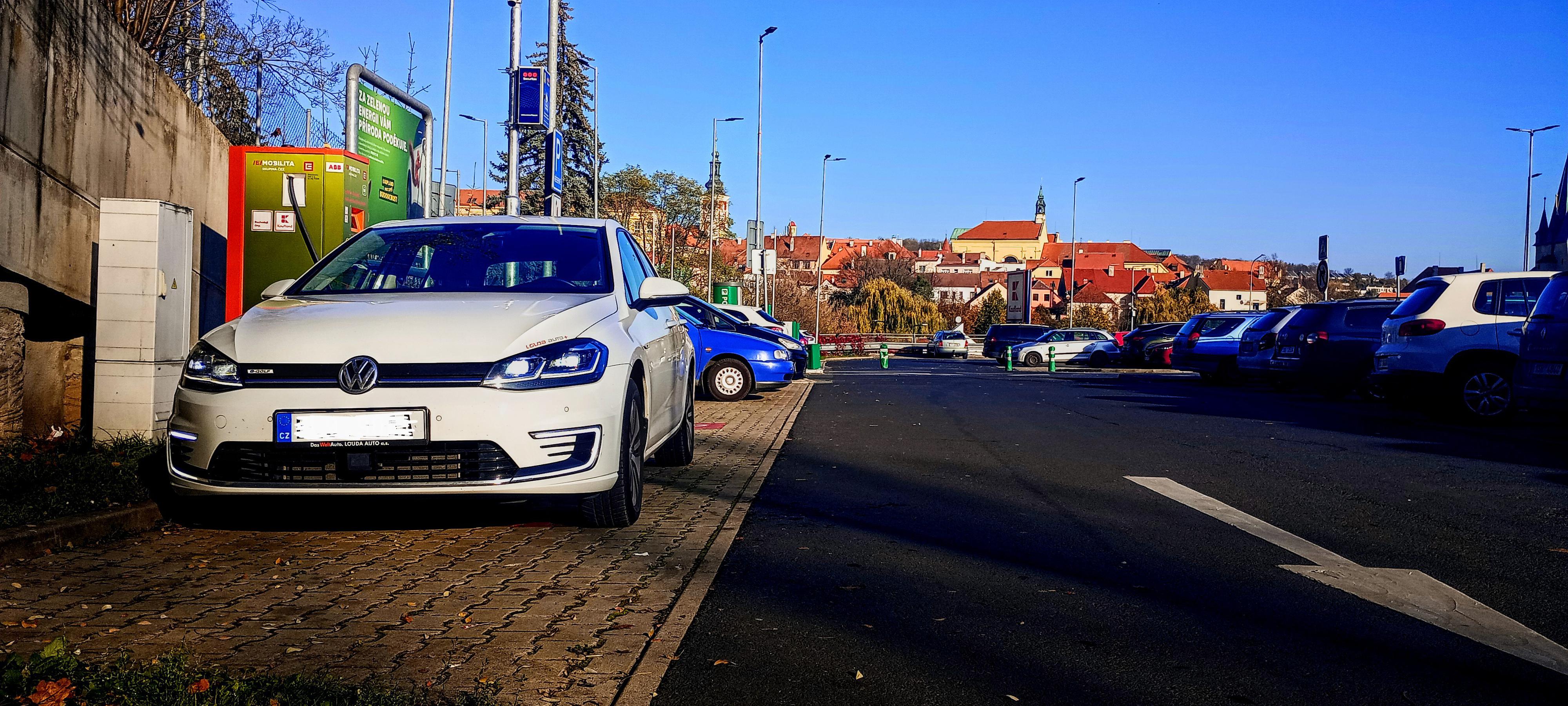 Nabíjecí stanice ČEZ foto 2