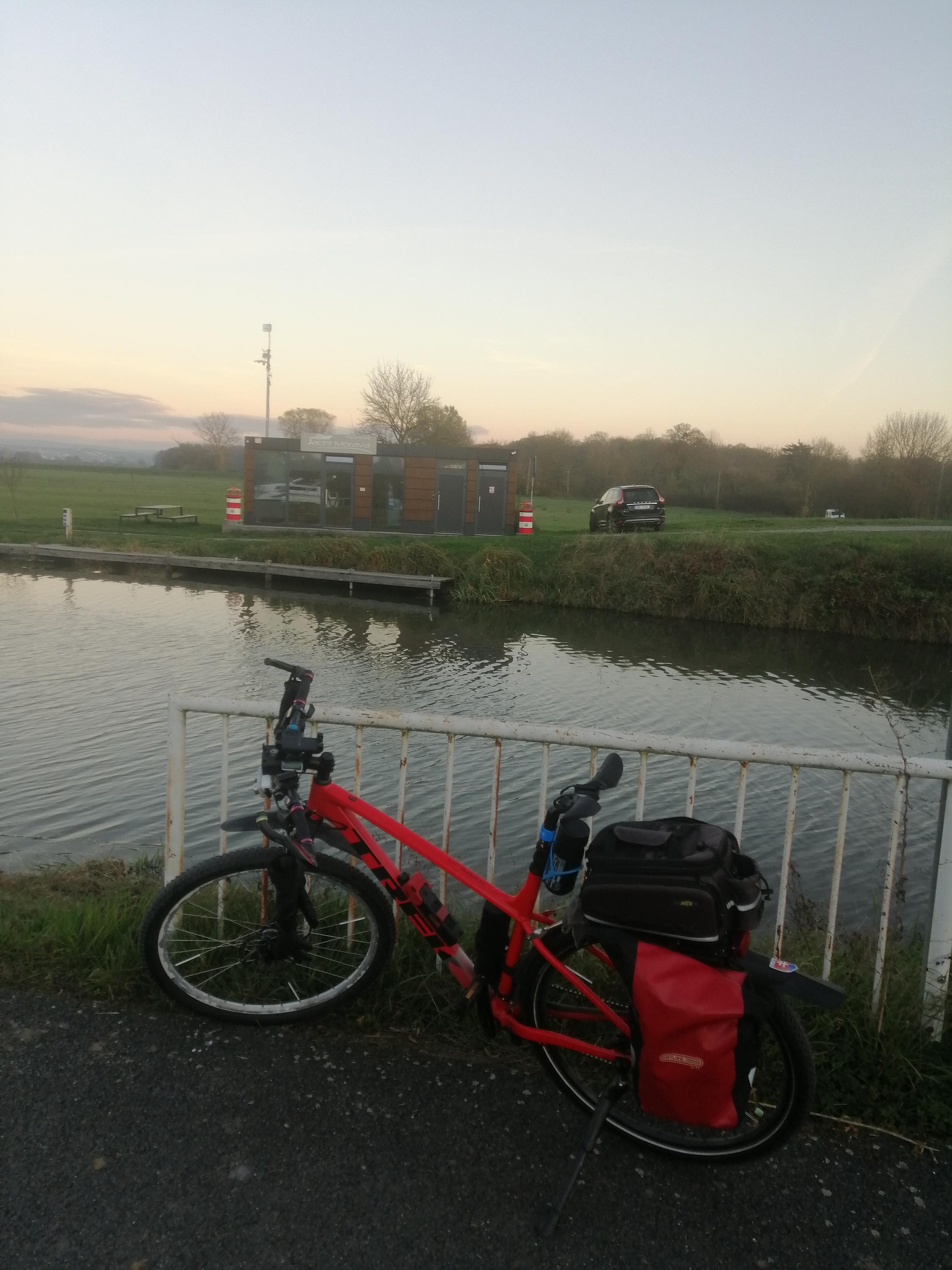 Půjčovna lodí Jacht Morava foto 3