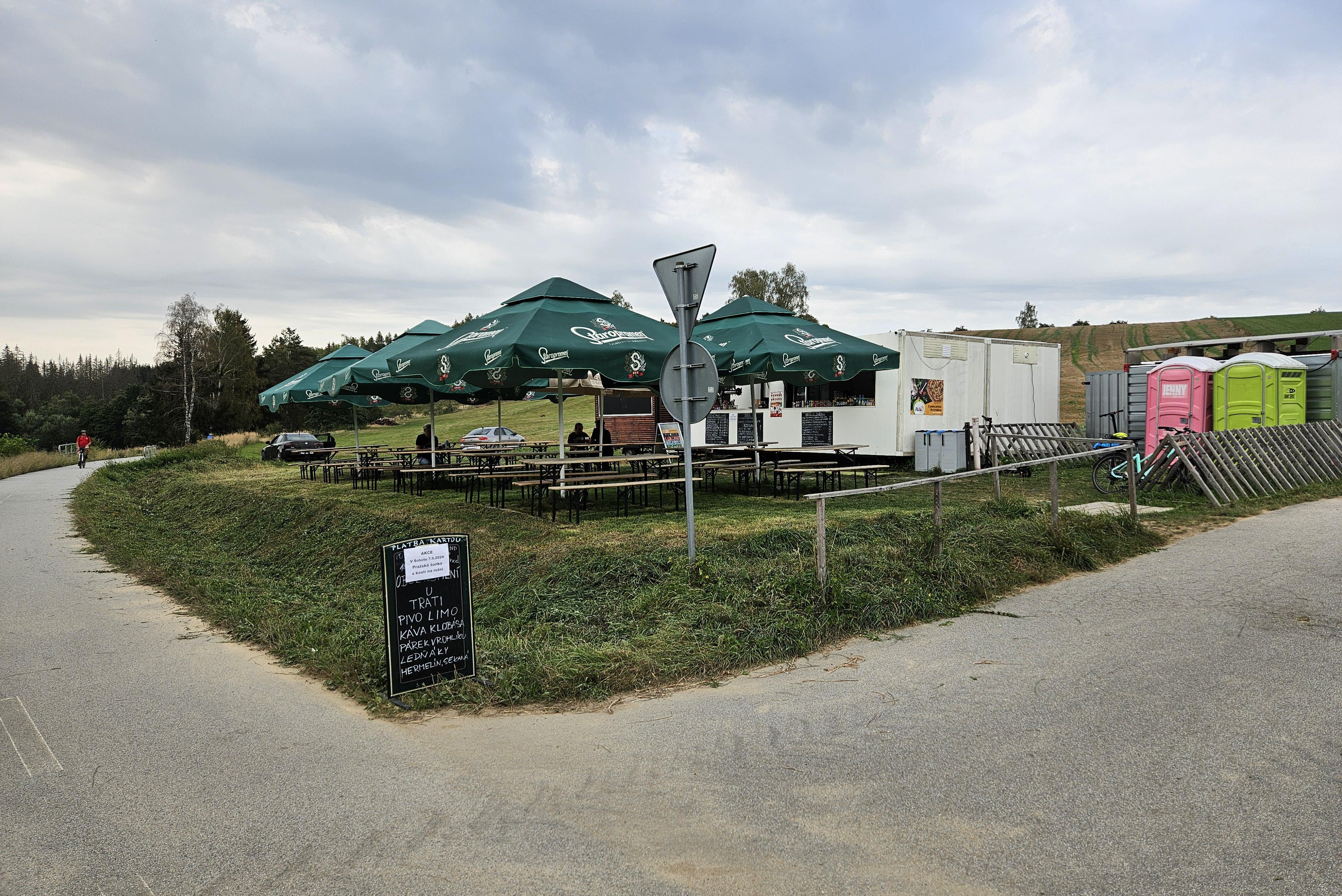 Občerstvení u Trati foto 1