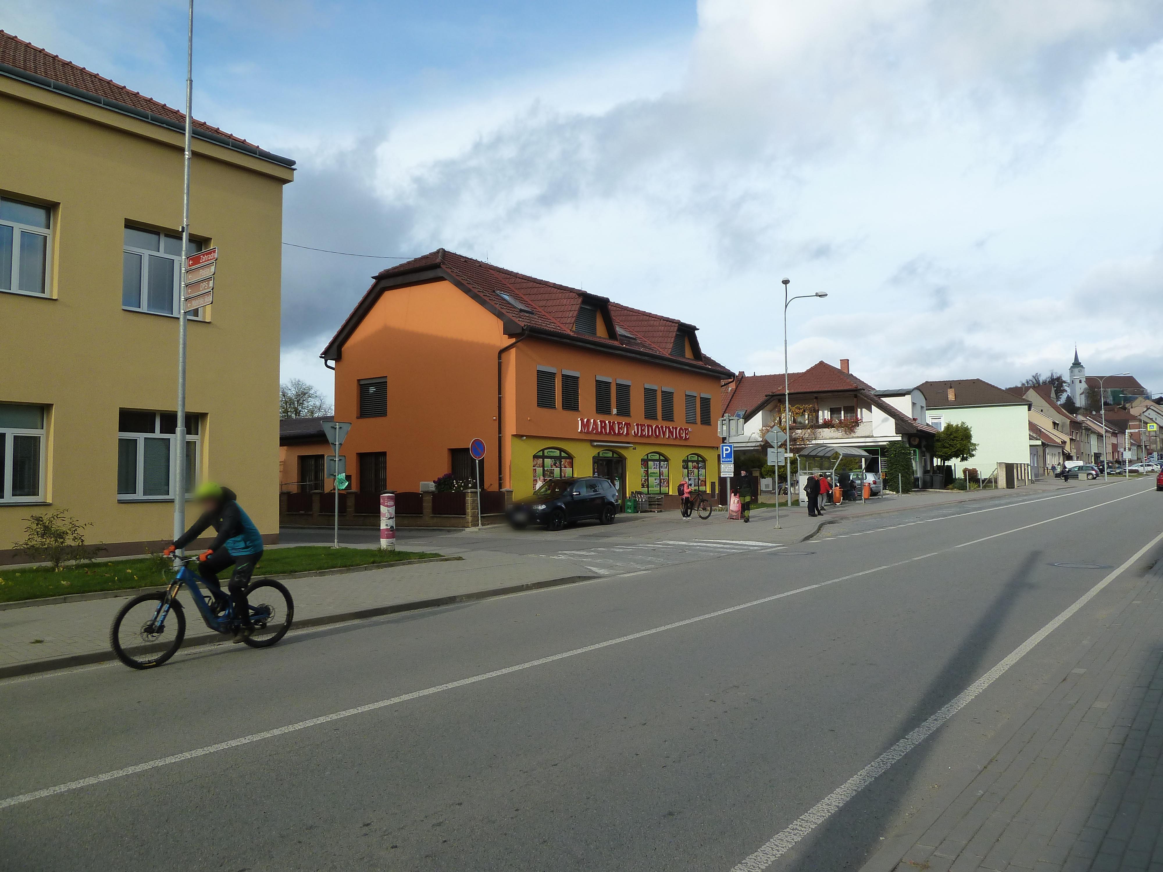 MARKET JEDOVNICE, s.r.o.