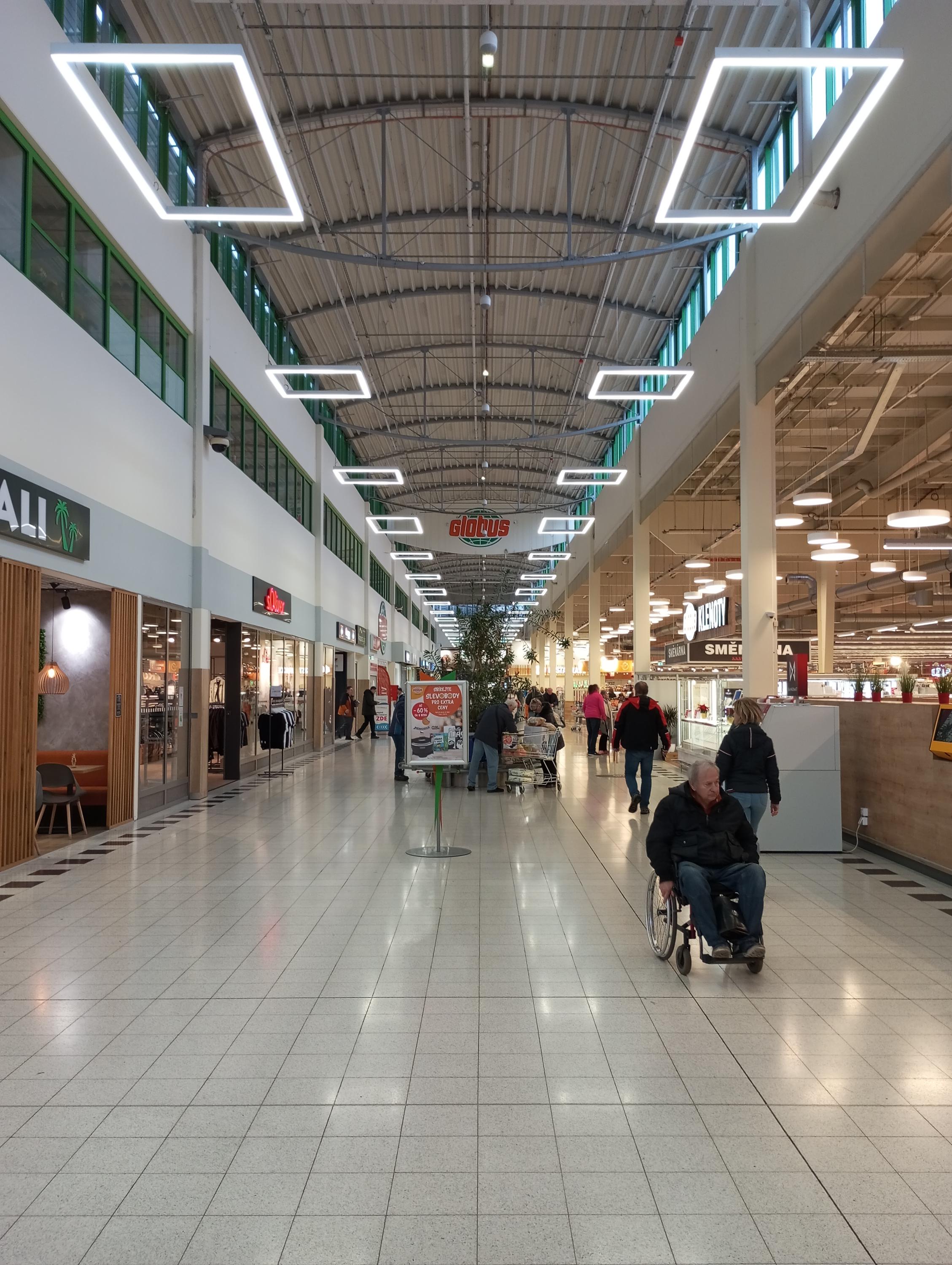 Globus Hypermarket foto 4