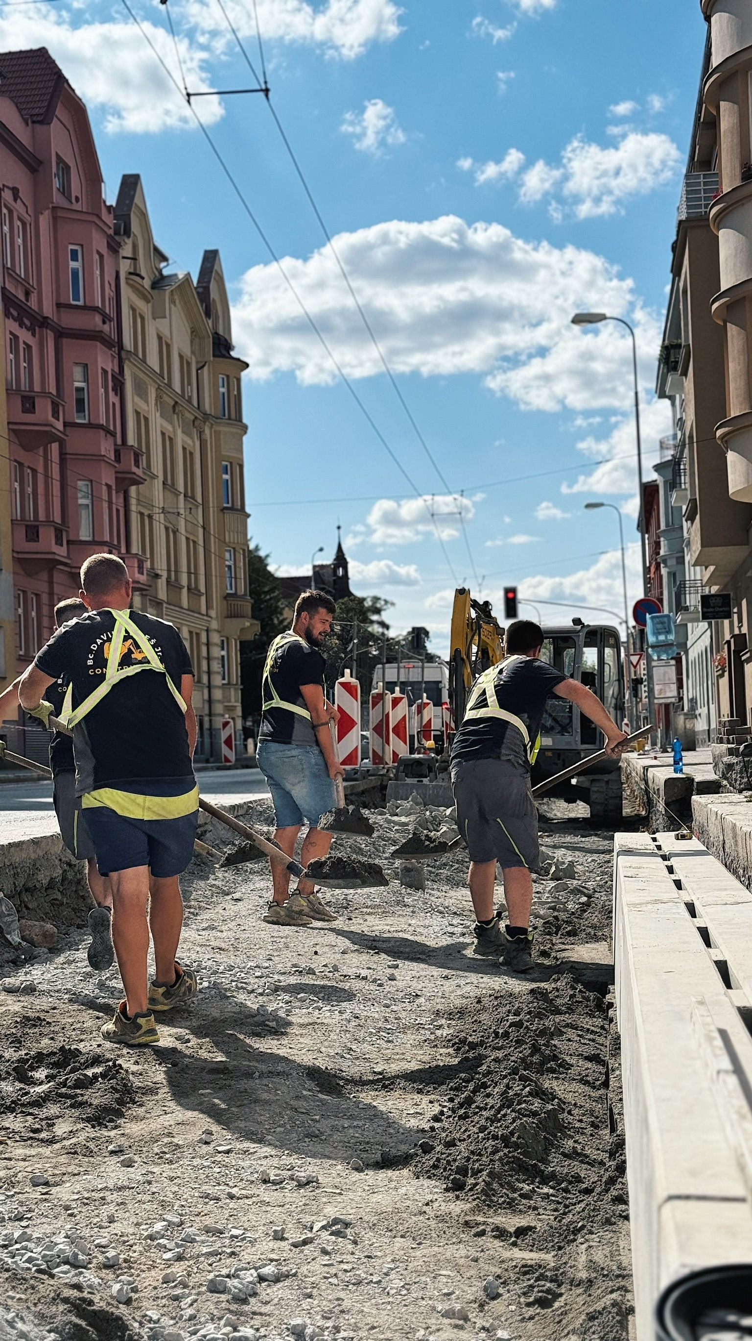 LUKEŠ CONSTRUCTION foto 3