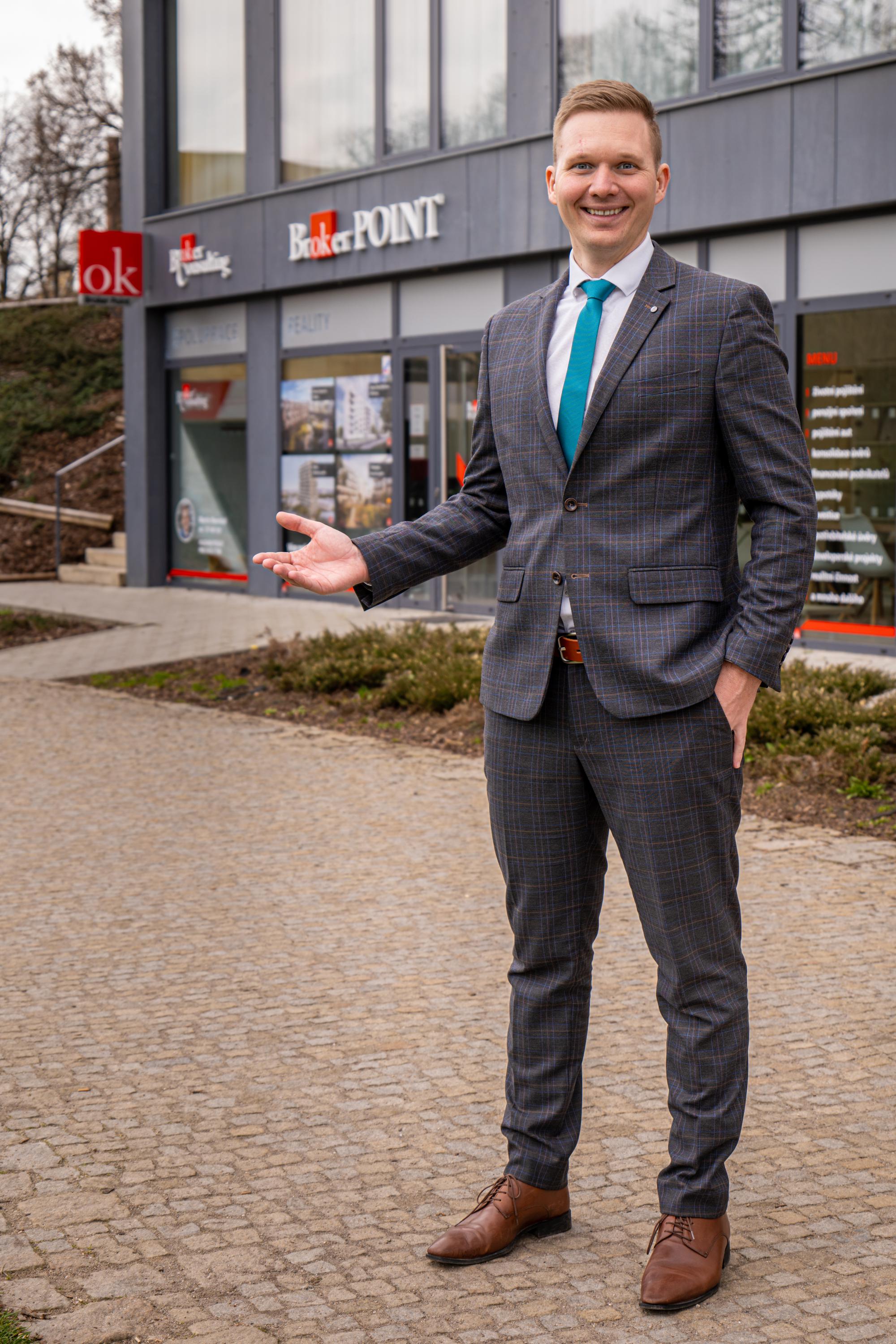 Hypoteční & realitní centrum - Martin Nesnídal foto 2