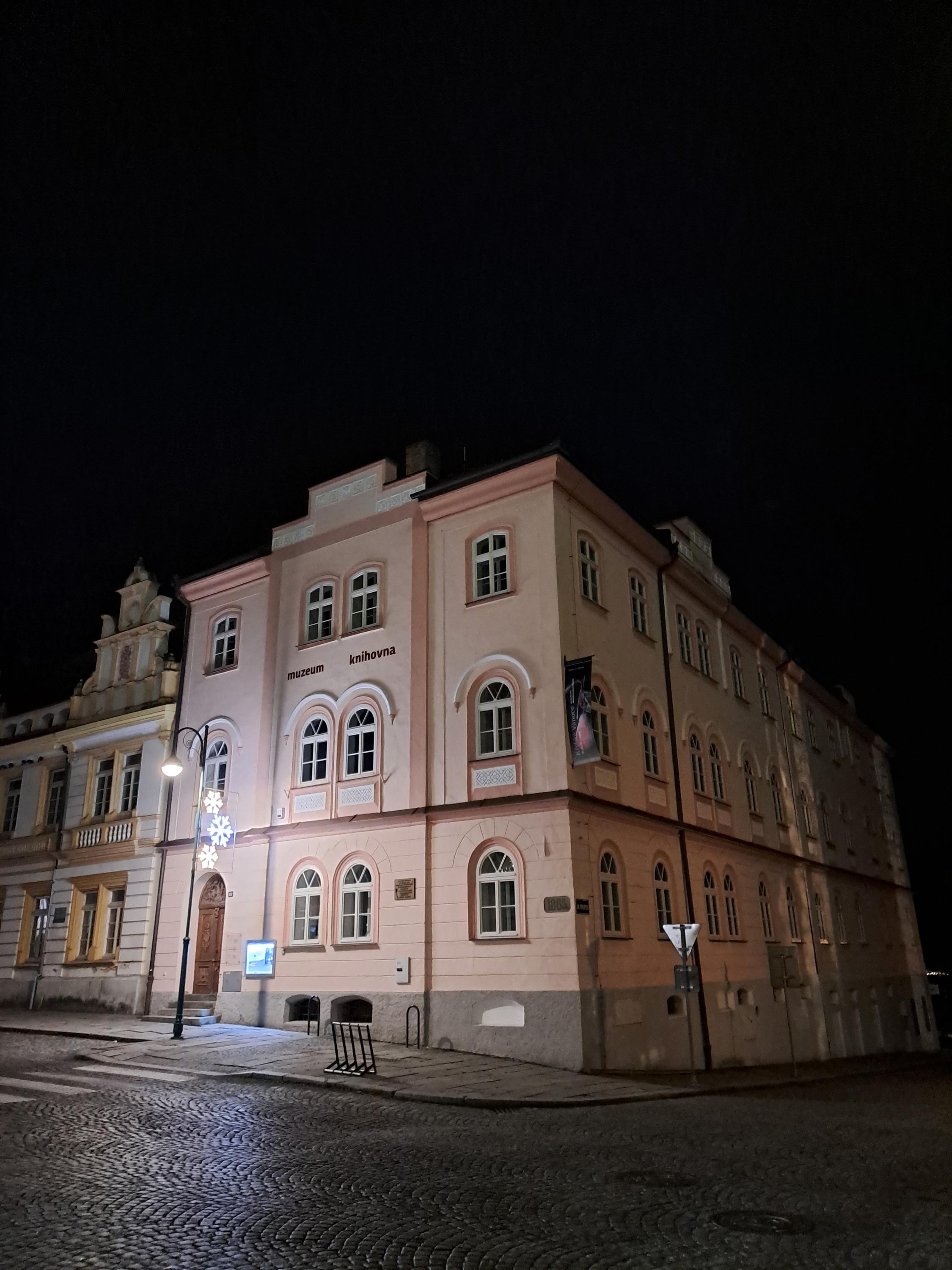 Městská knihovna Blatná foto 2