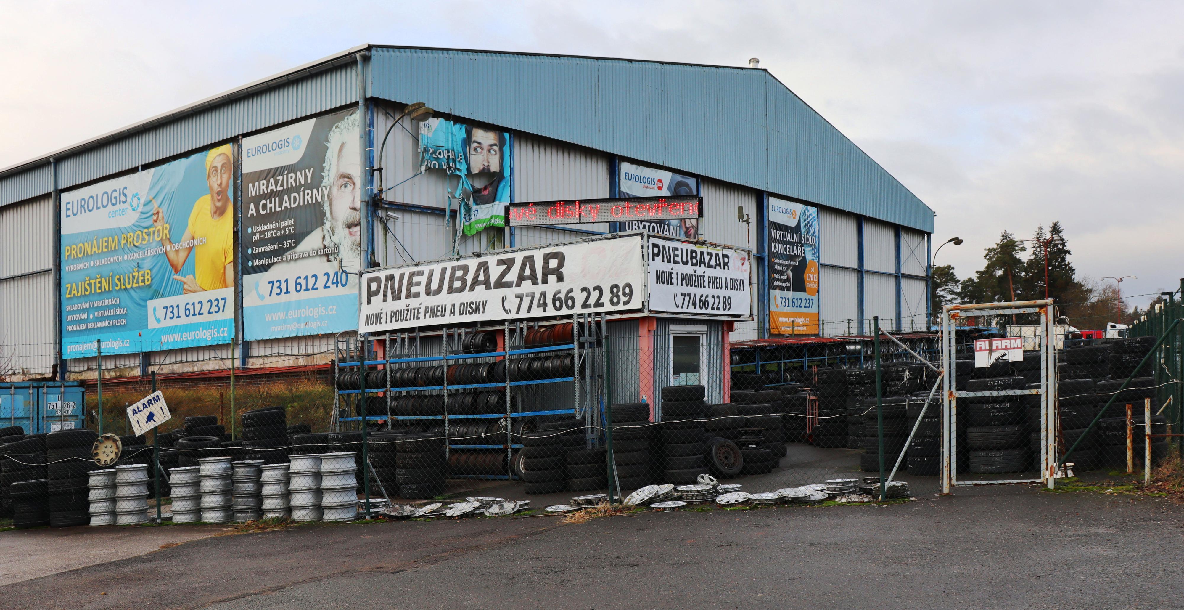 Pneubazar Březhradská foto 2