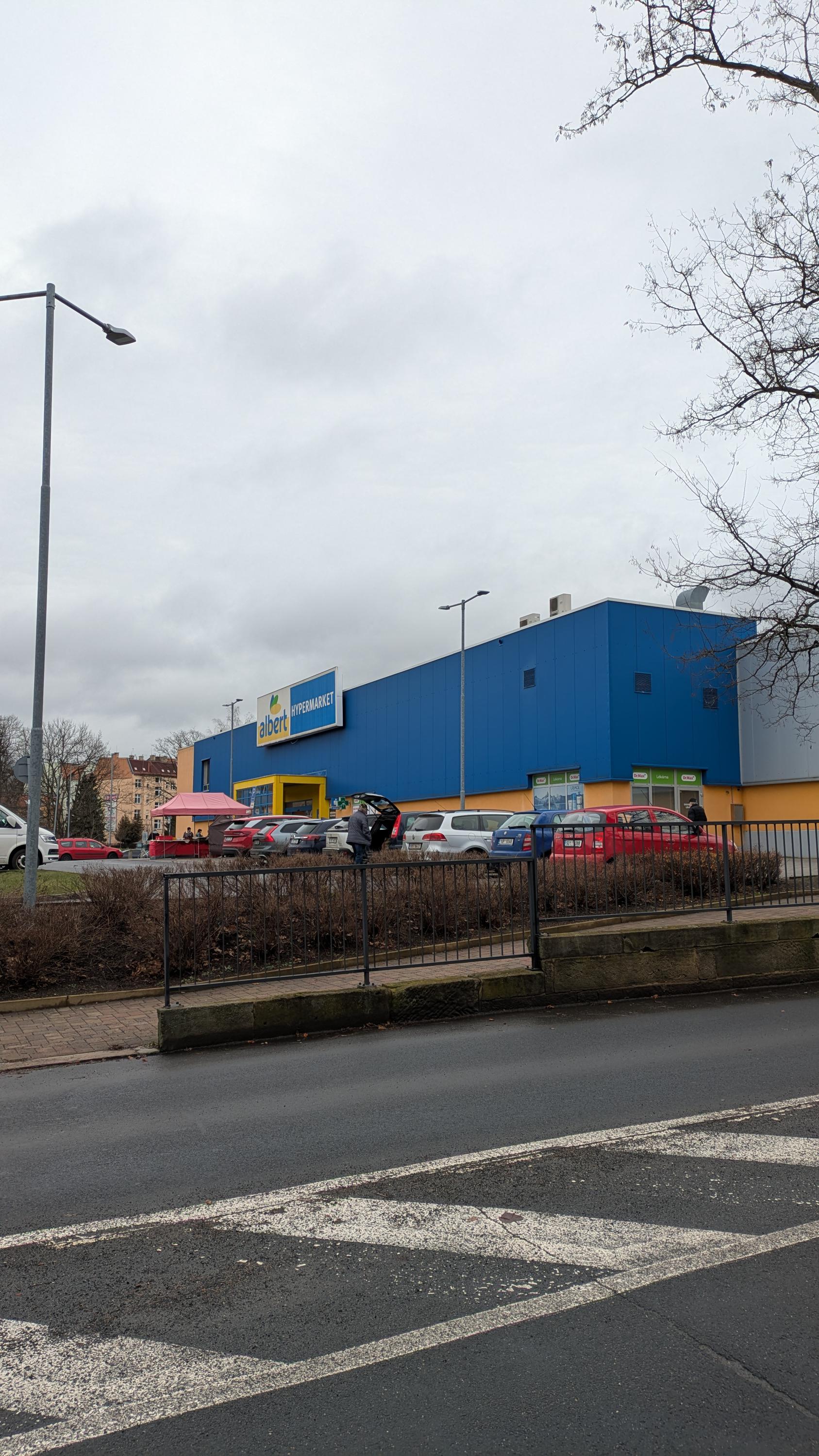 Albert Hypermarket