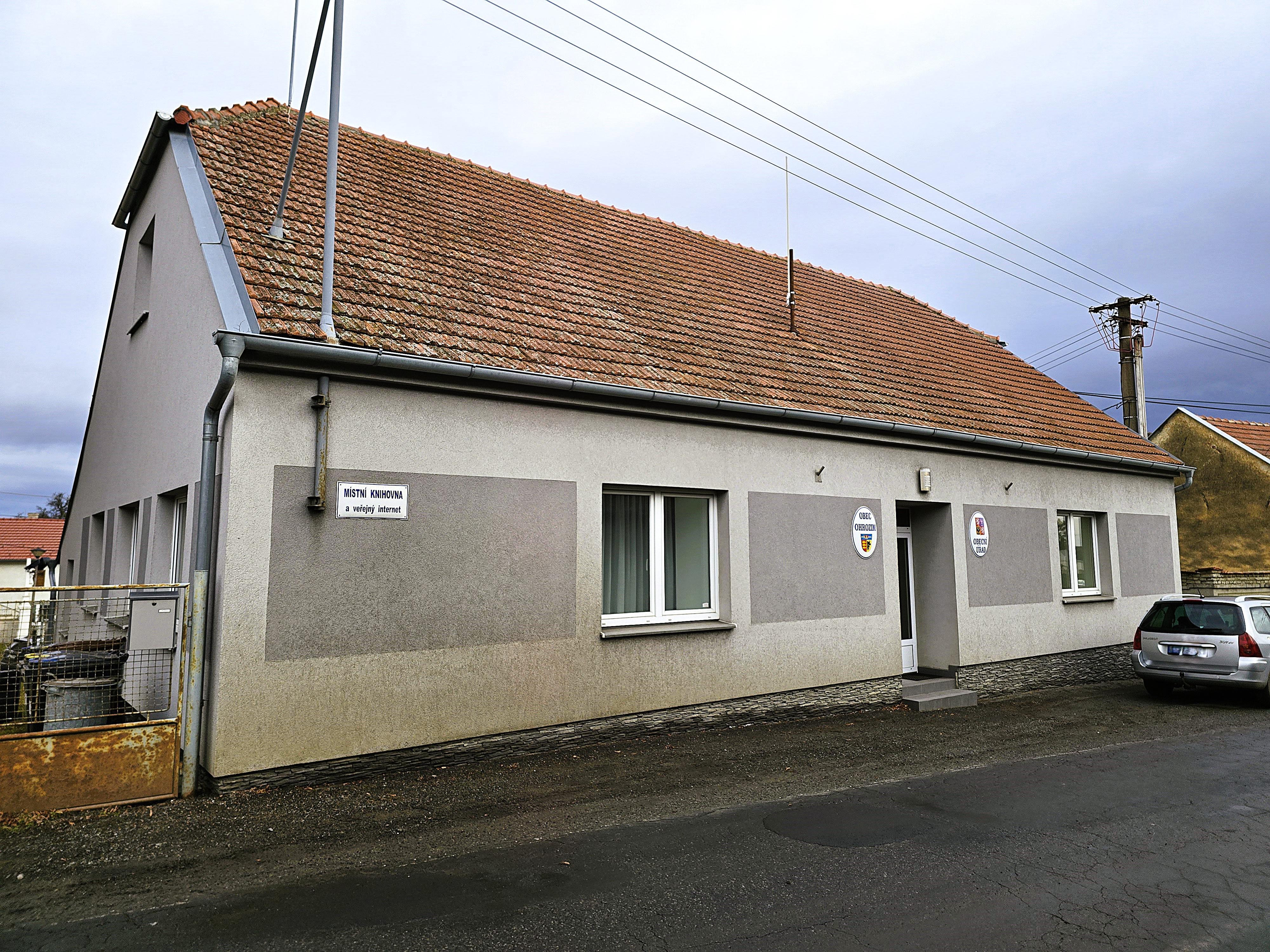 Obecní knihovna Ohrozim foto 2