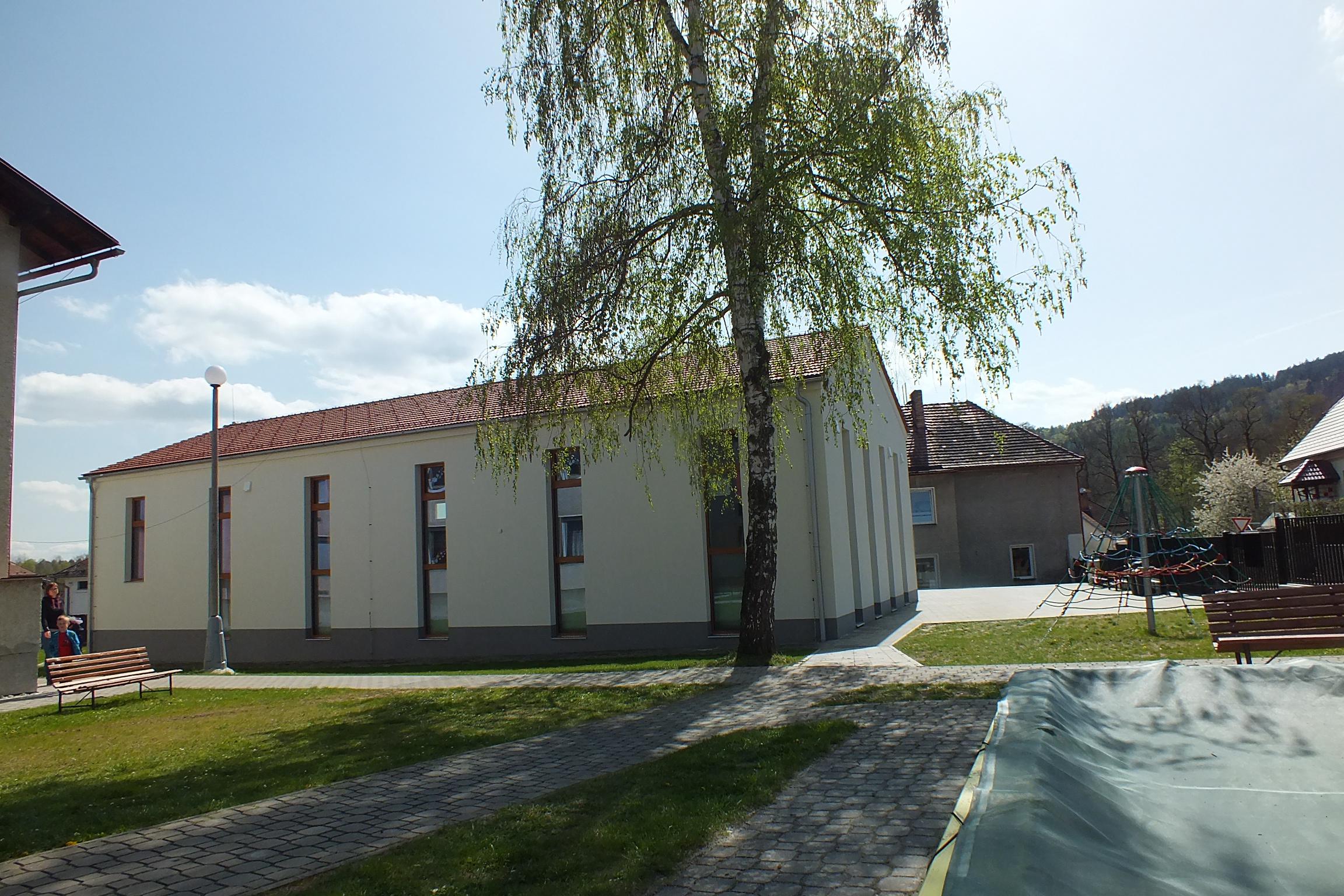 Základní škola a mateřská škola Hrádek u Sušice foto 3
