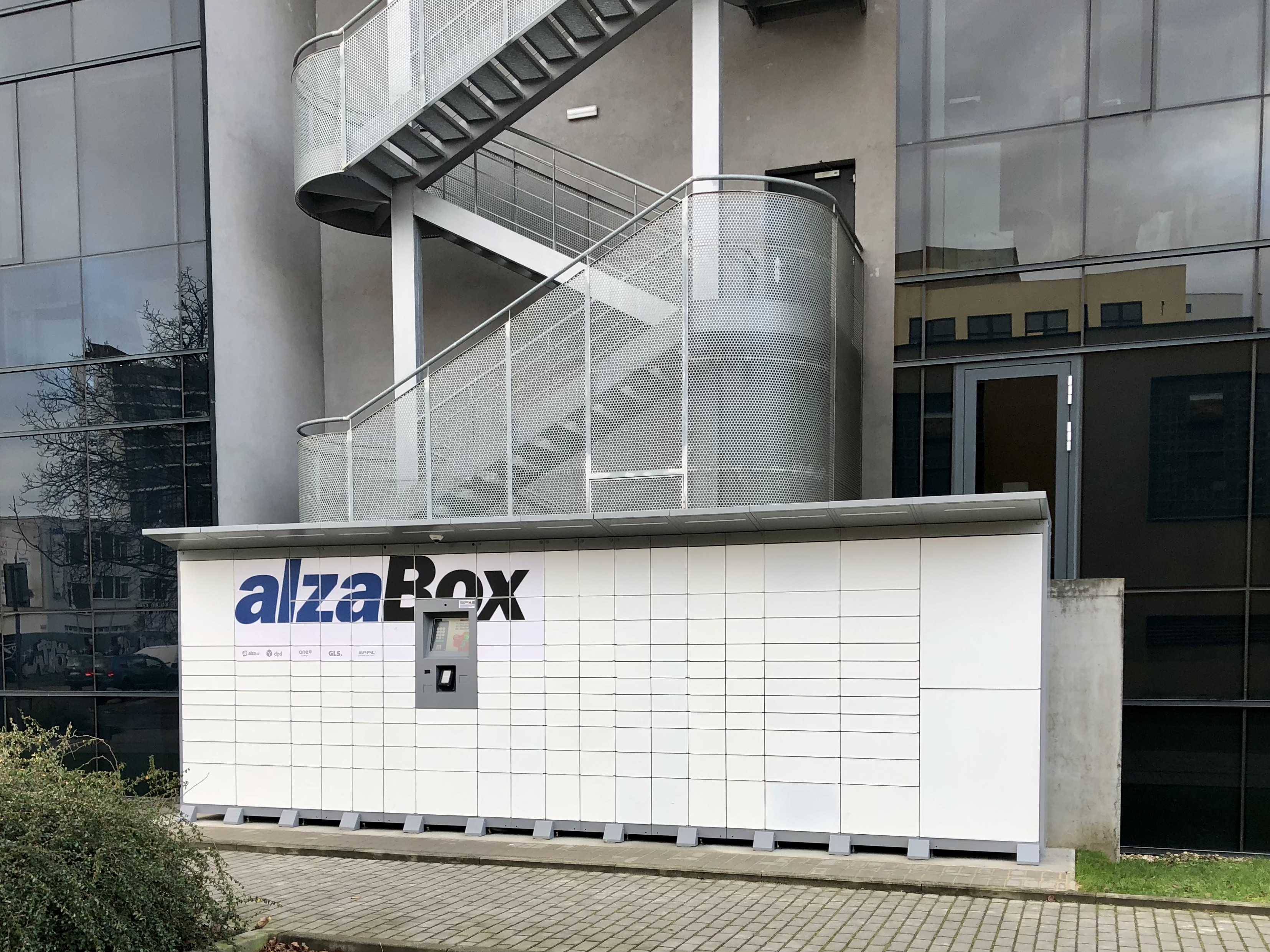 AlzaBox