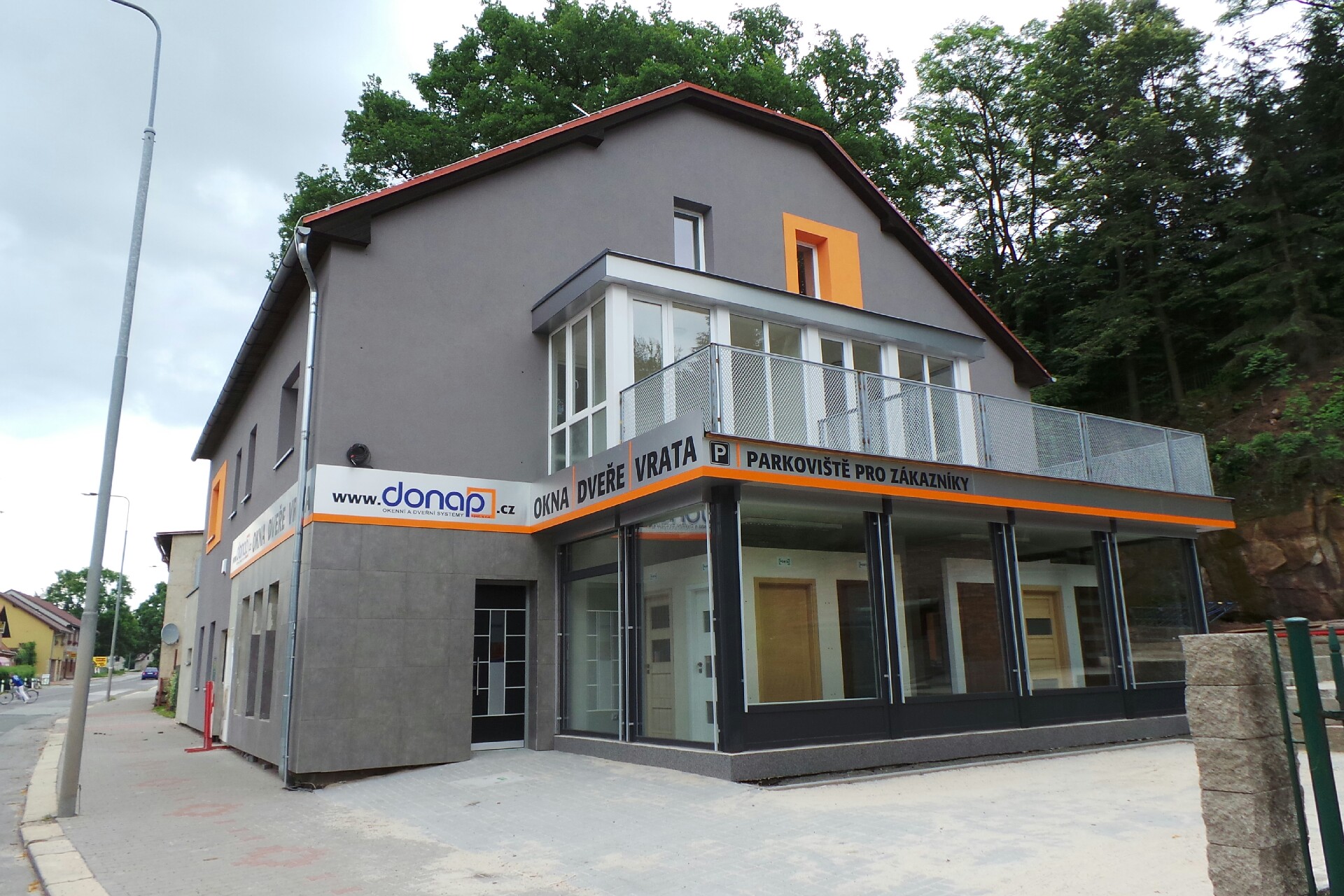 DONAP - OKNA, DVEŘE, VRATA, STÍNĚNÍ