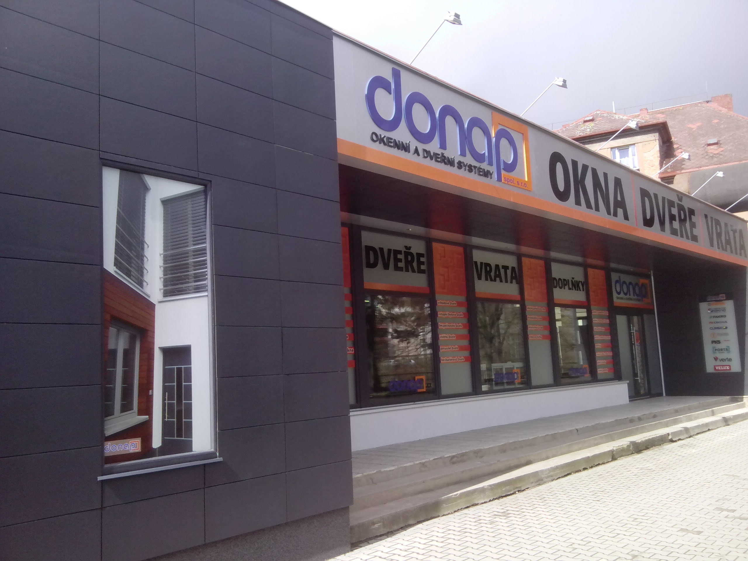 DONAP - OKNA, DVEŘE, VRATA, STÍNĚNÍ foto 4