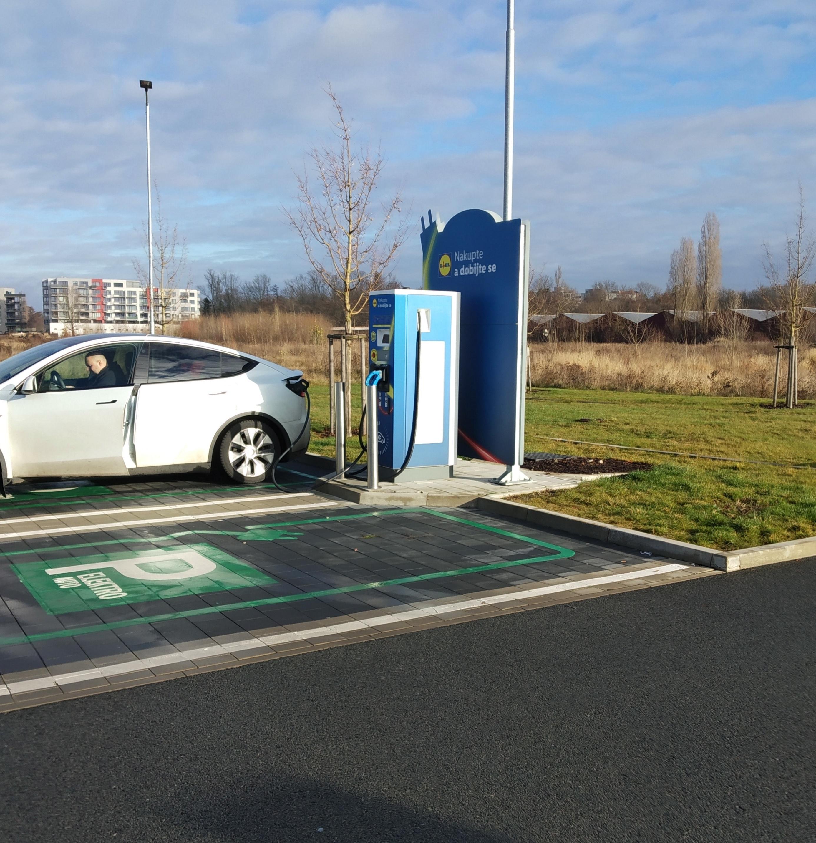 Nabíjecí stanice Lidl foto 3