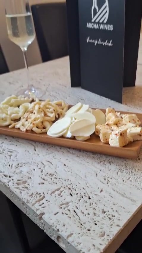 Archa Wines - Vinný bar foto 2 (náhled videa)