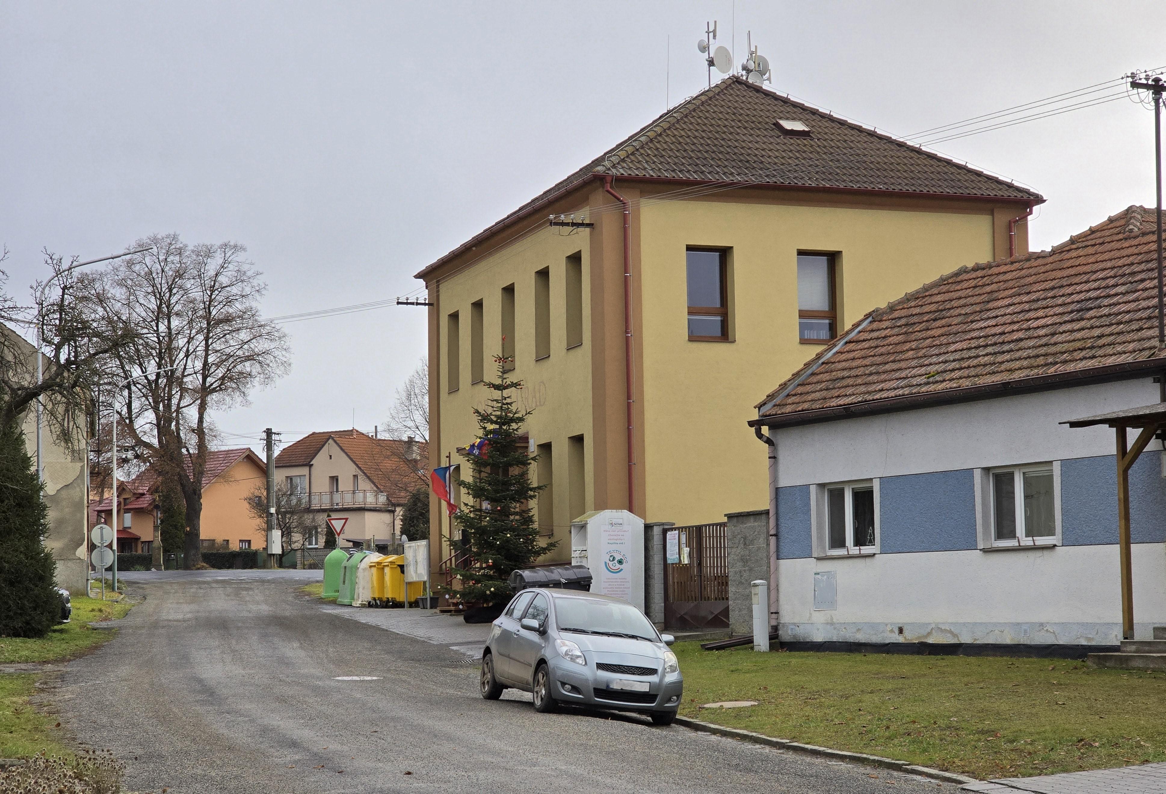 Zdětín - obecní úřad foto 5