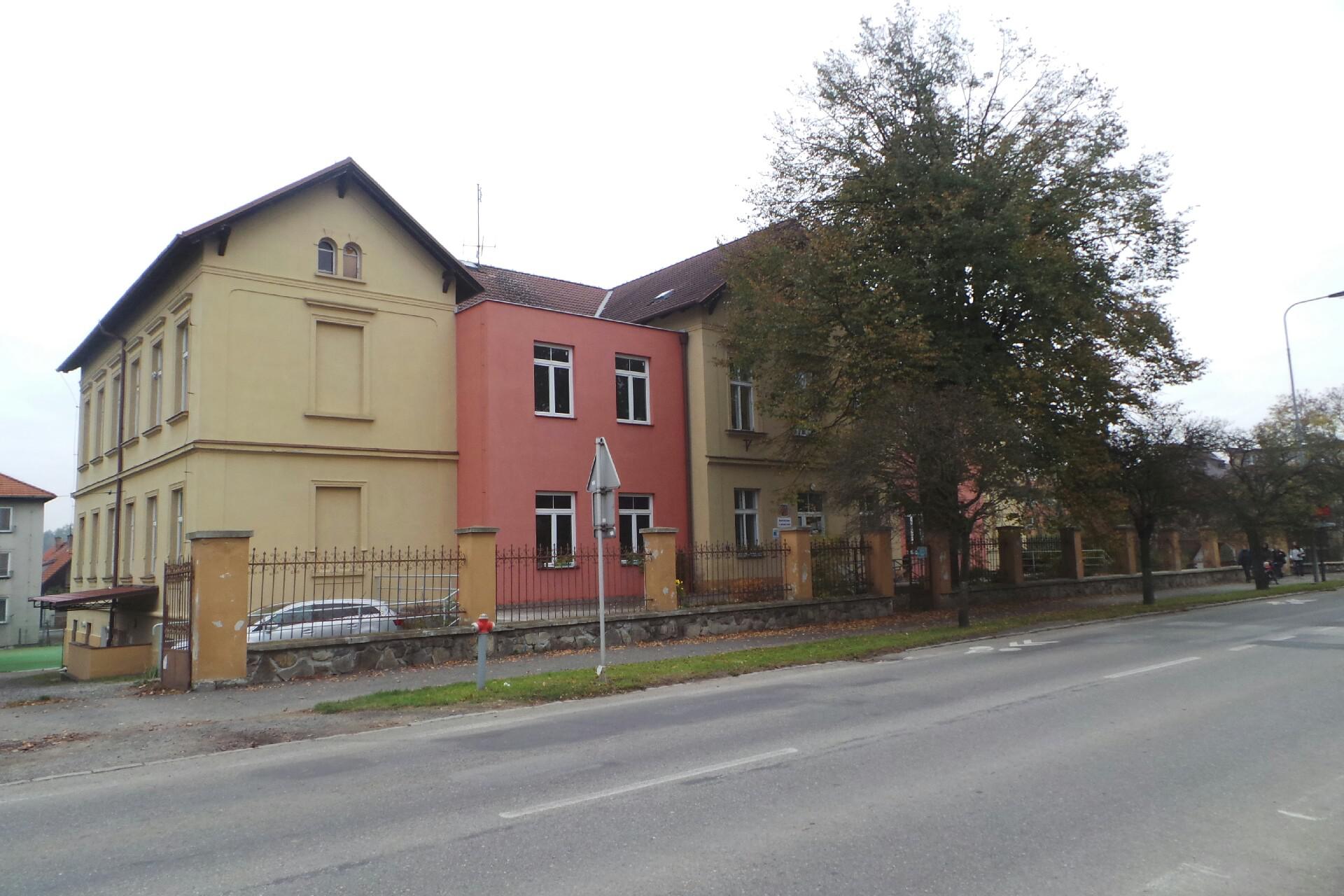 ZŠ a MŠ Tábor, Husova foto 2