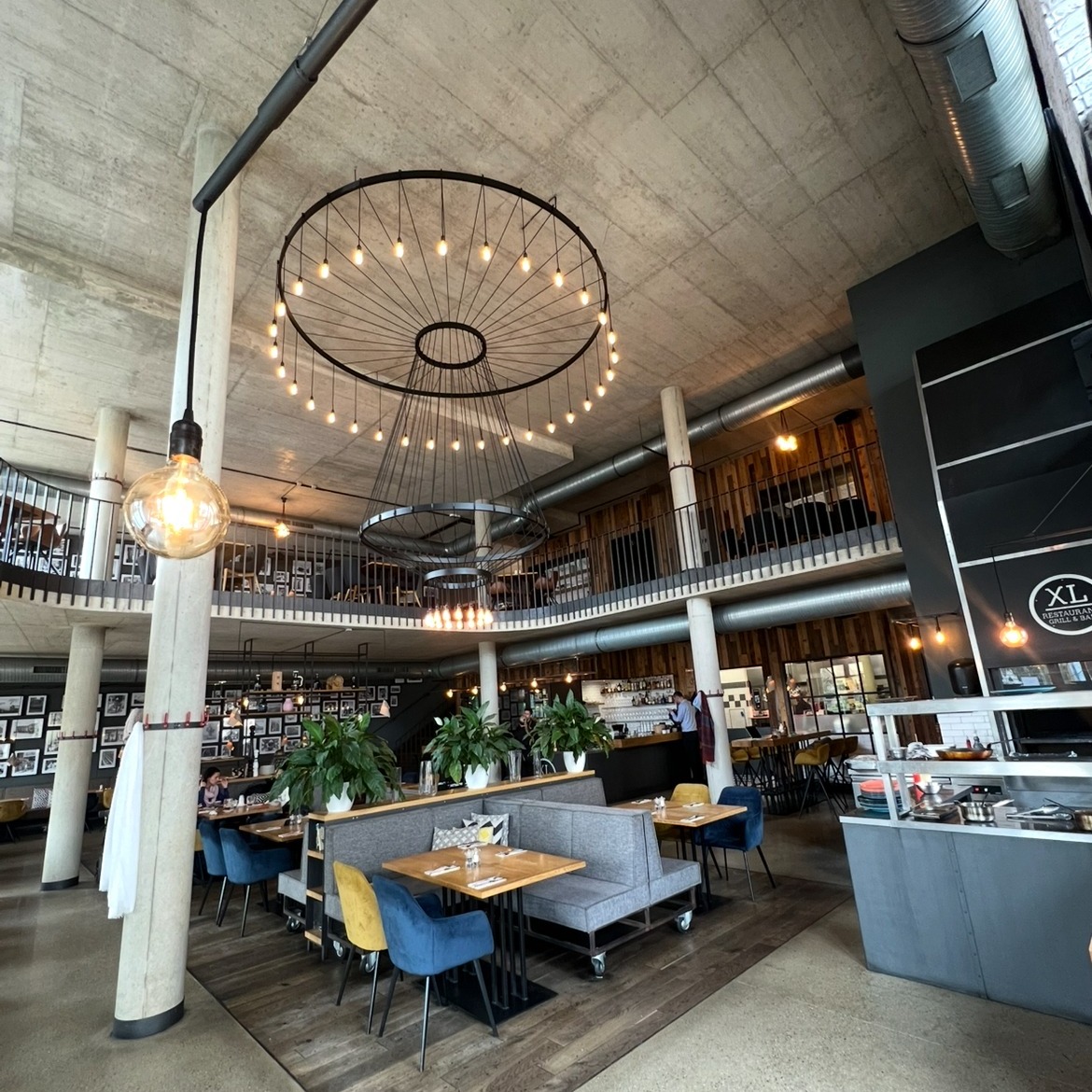 XL Restaurant Grill & Bar foto 2