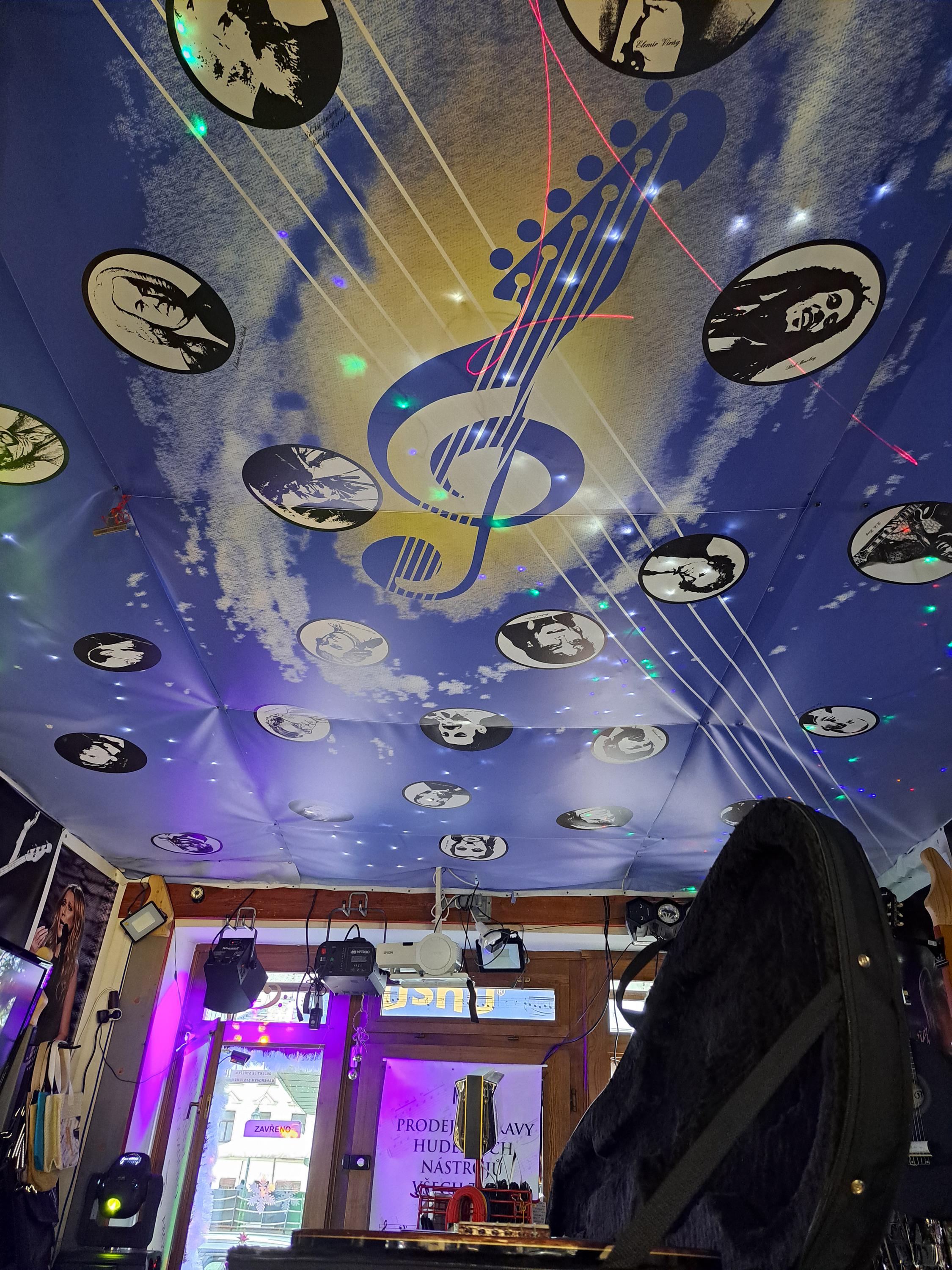 Hudební nástroje u Zámku foto 2